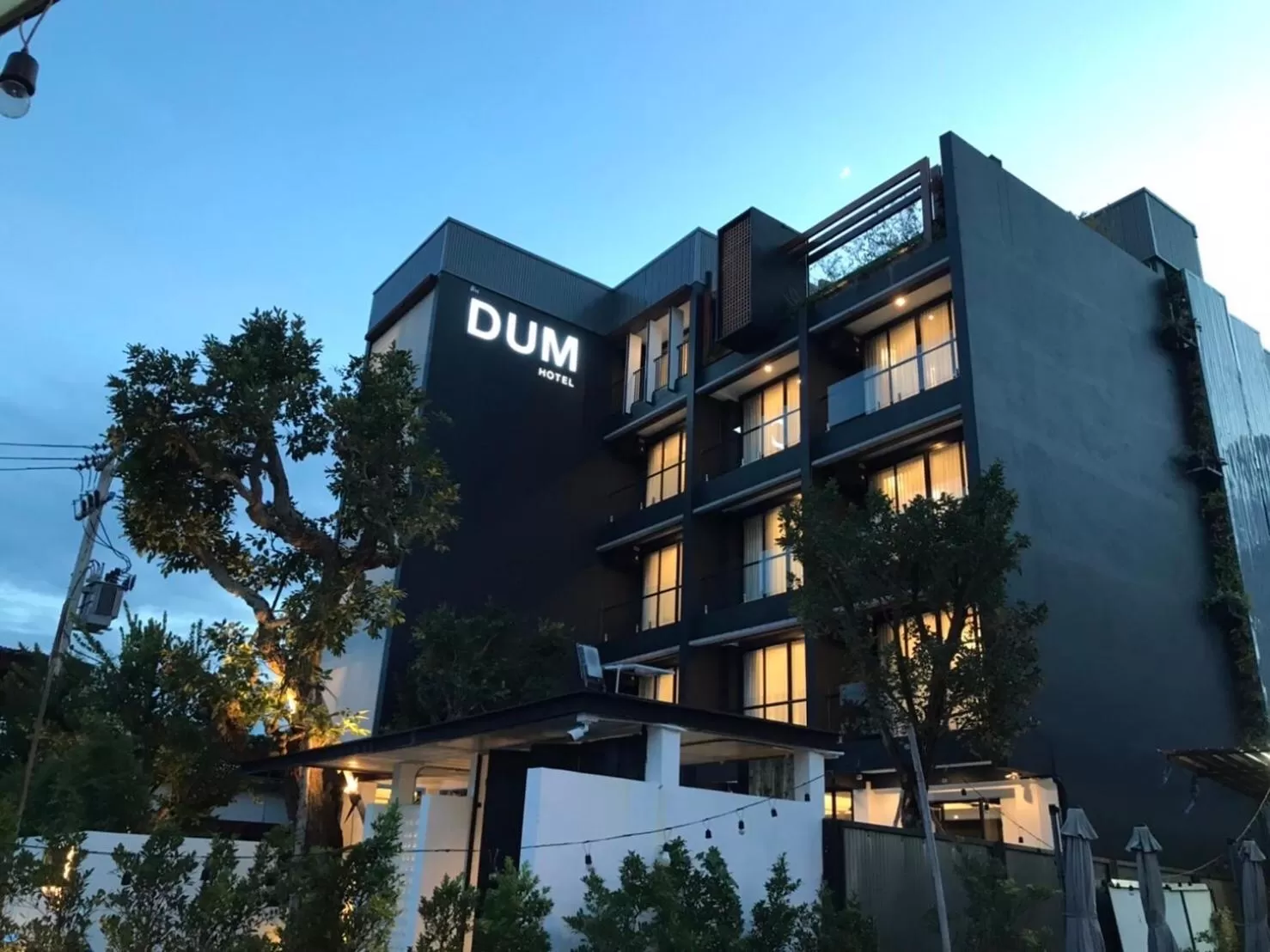Property building in DUM Hotel - Si Phum