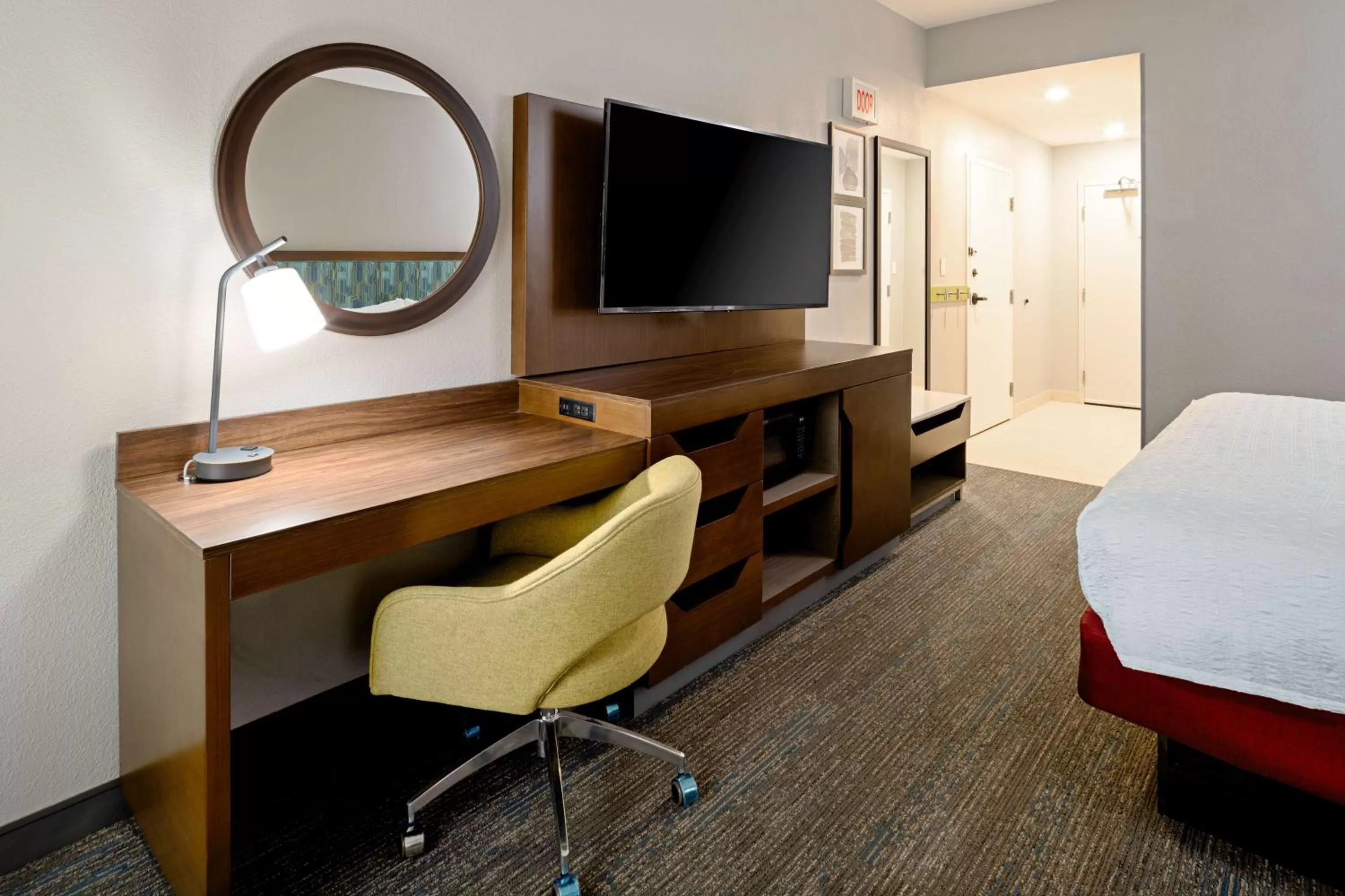 Bedroom, Bed in Hampton Inn Richmond-SW Hull Street