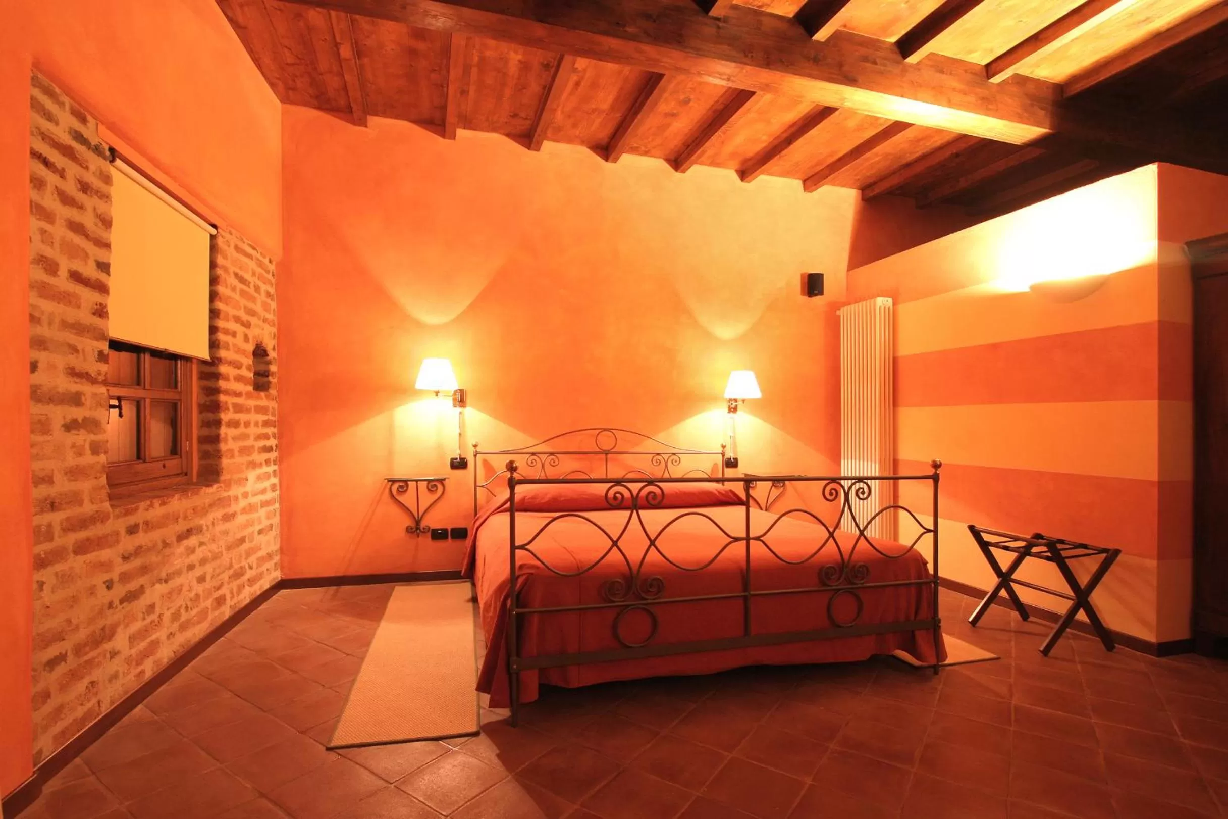 Photo of the whole room, Bed in Foresteria Ristorante Conti Roero