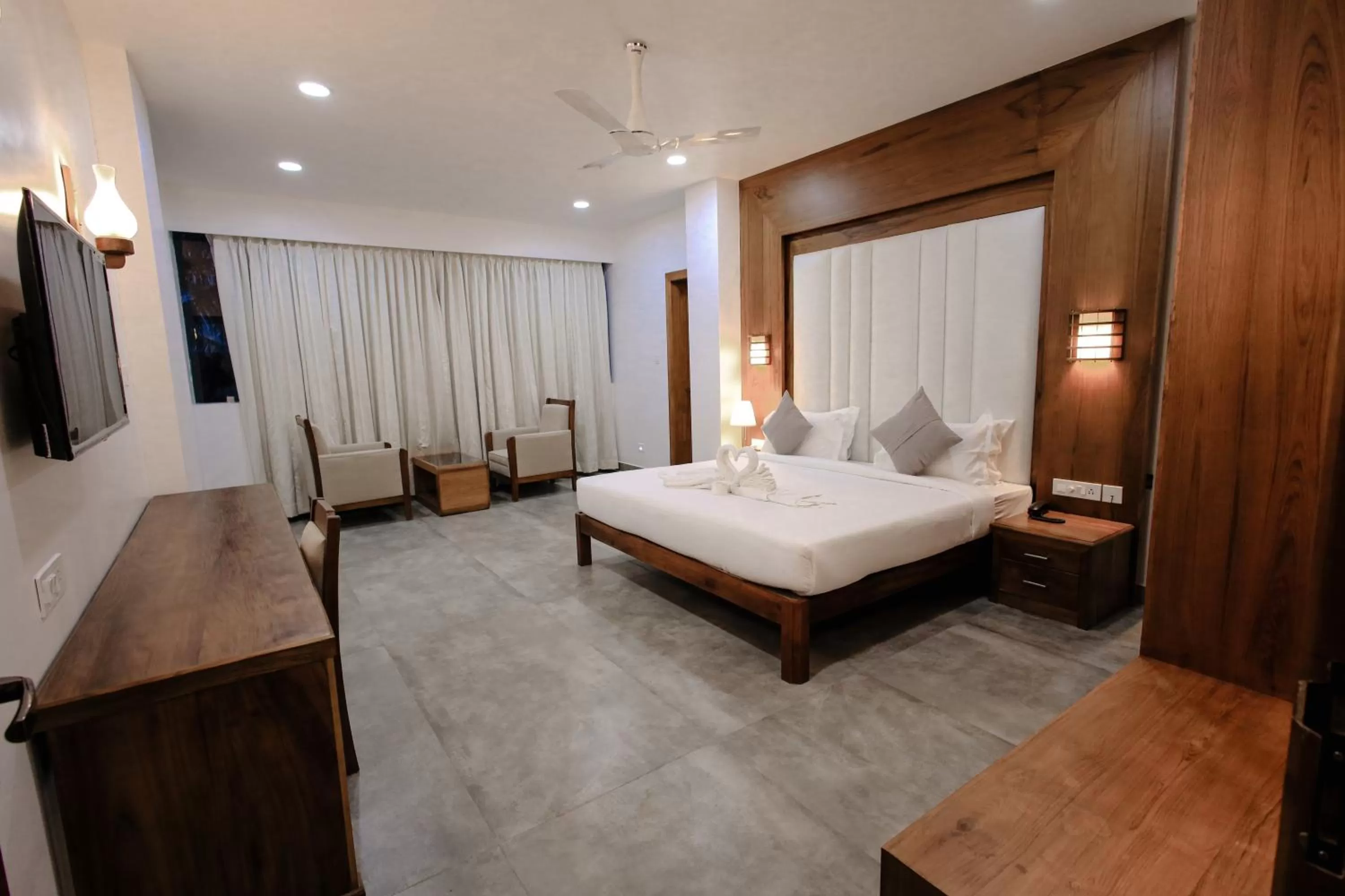 Photo of the whole room, Bed in HOTEL WHITE HOUSE, Munnar