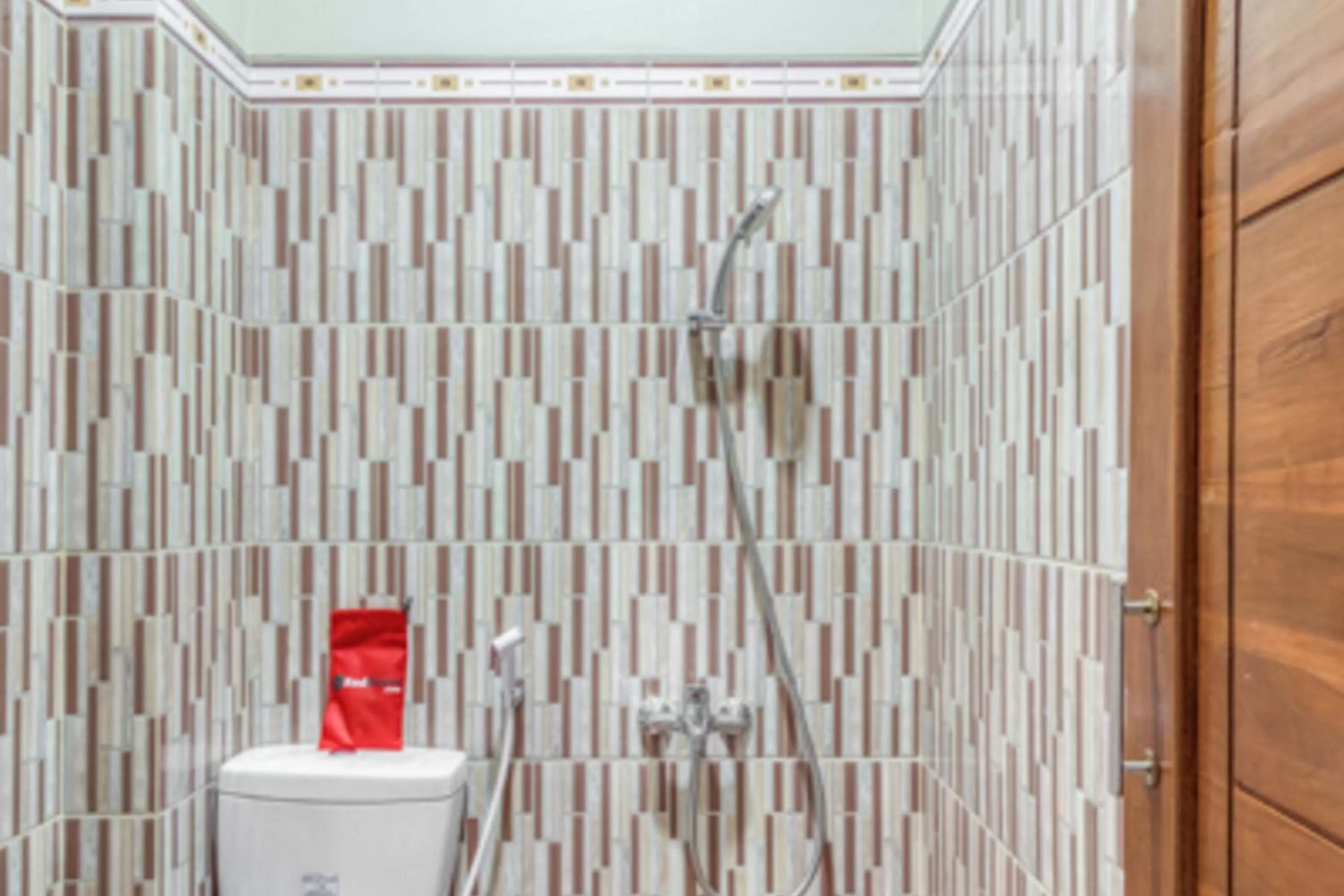 Bathroom in RedDoorz near Jogja National Museum