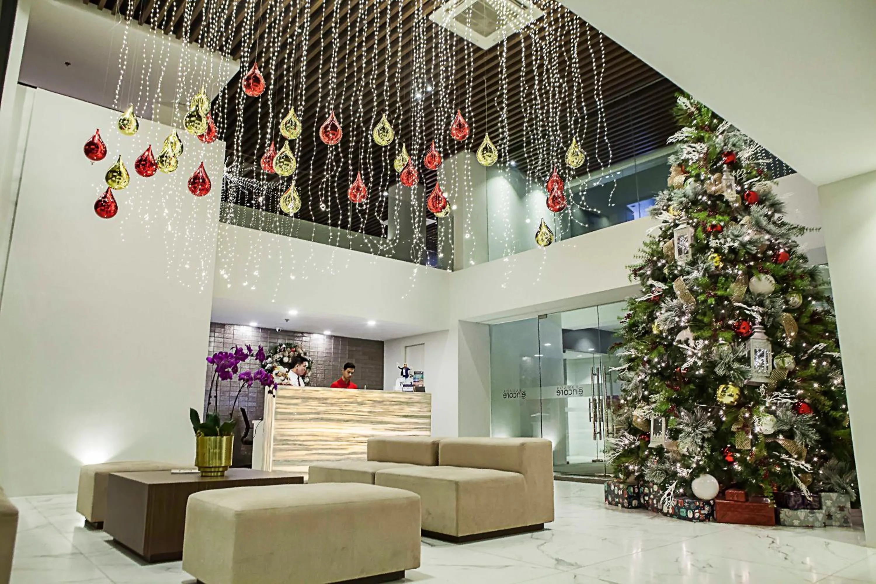 Lobby or reception in Ramada Encore by Wyndham Makati