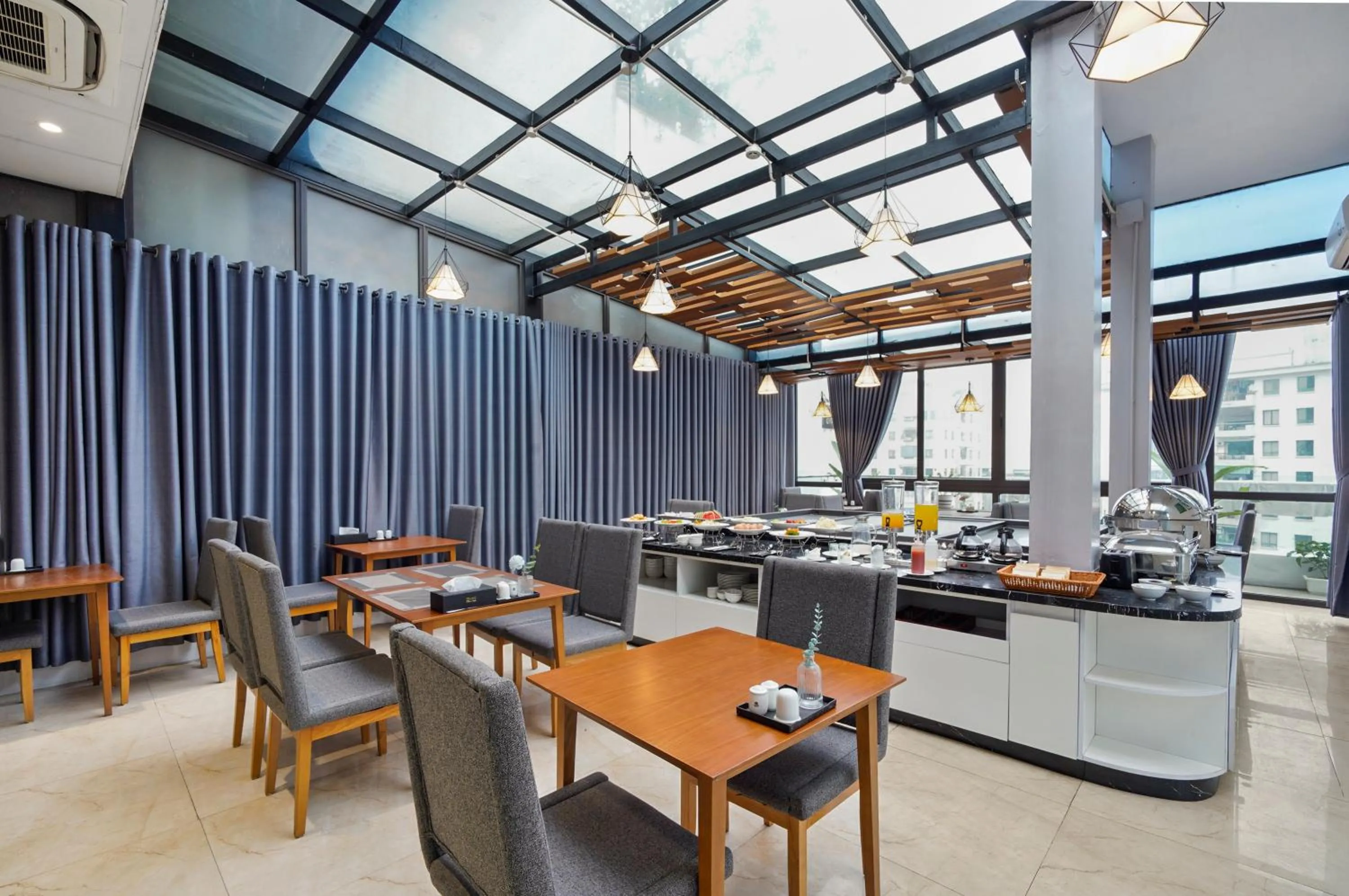 Restaurant/places to eat in 22Land Classic Suites