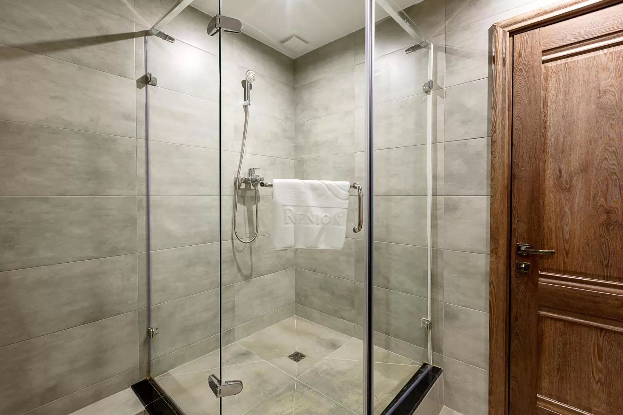 Shower in Renion Hills Hotel