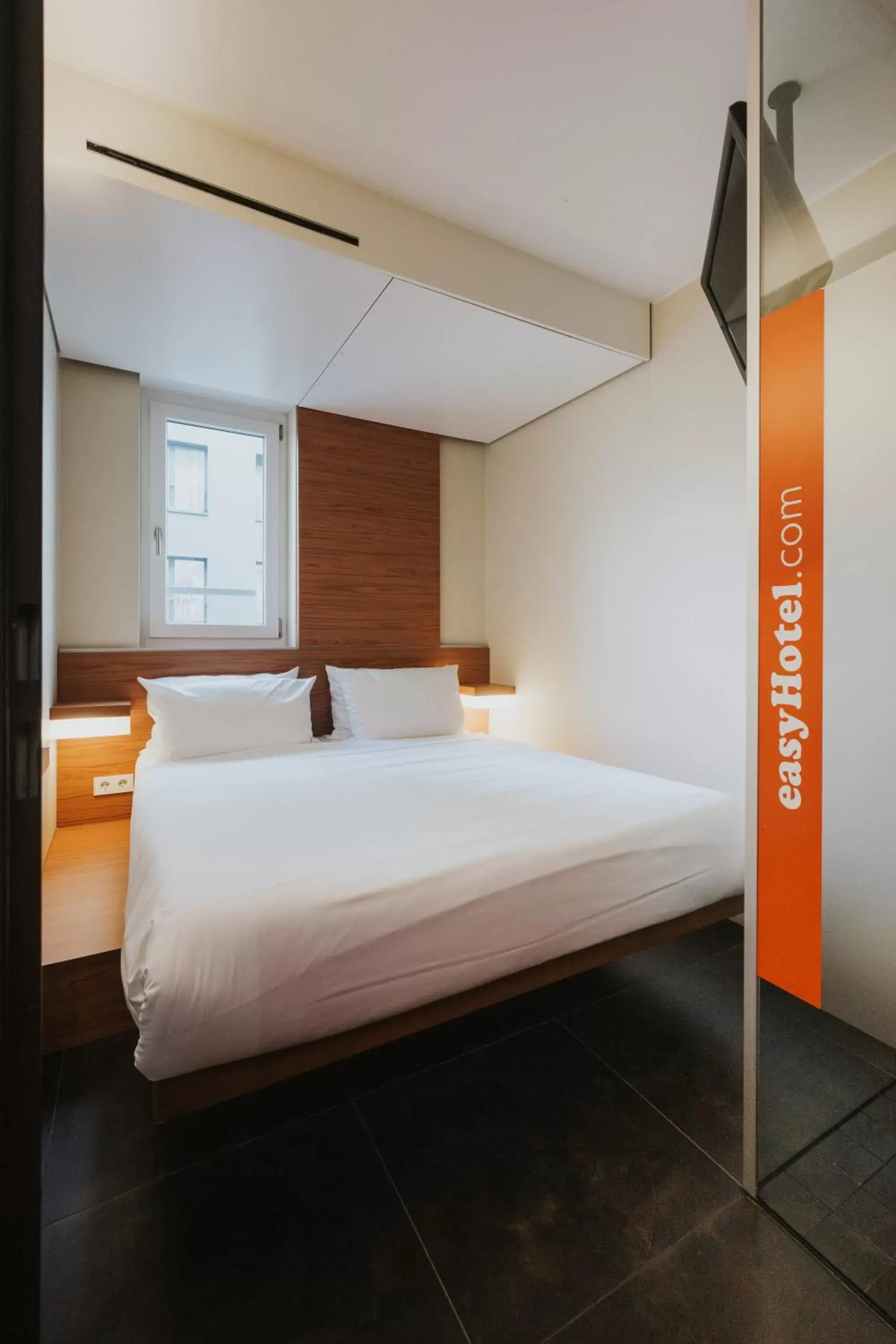 Standard Double Room in easyHotel Berlin Hackescher Markt Standard Double Room in easyHotel Berlin Hackescher Markt