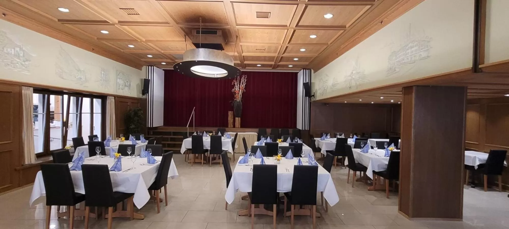 Restaurant/places to eat in Hotel Post