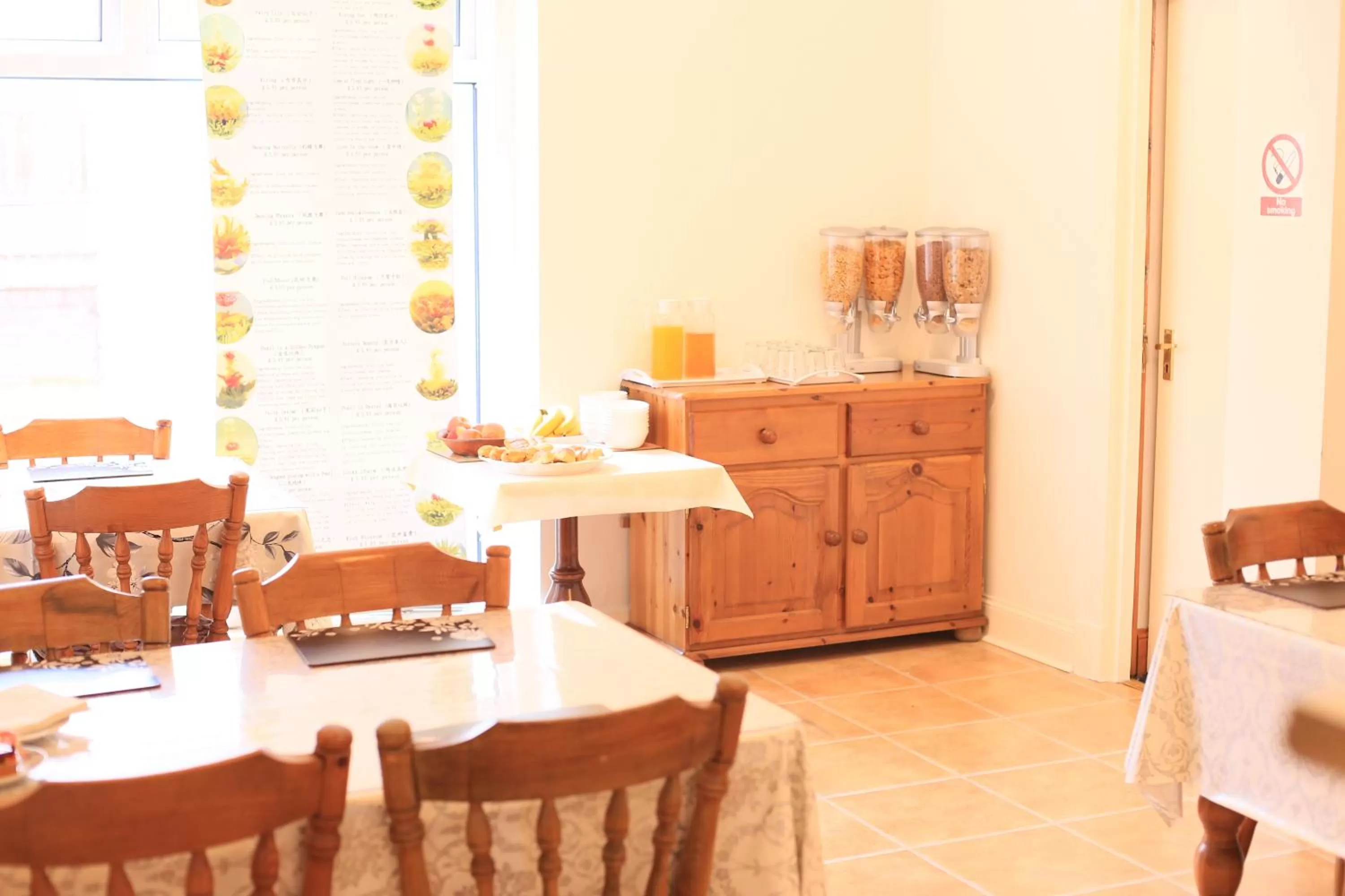 Restaurant/places to eat in Twin Lions Hotel