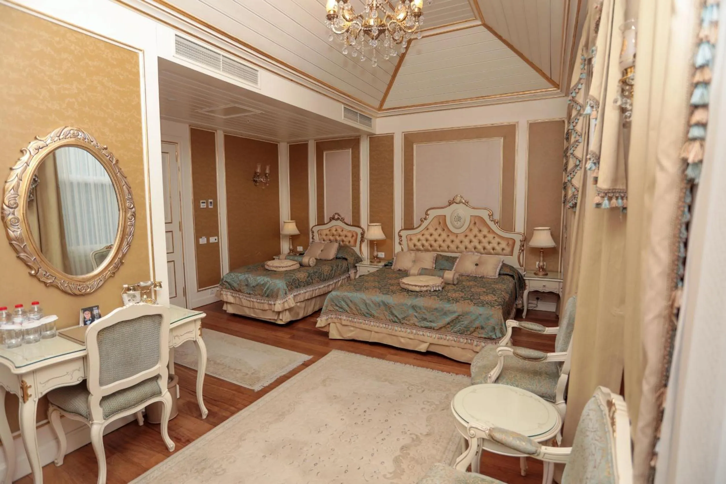 Photo of the whole room, Bed in Limak Yalova Thermal Boutique Hotel