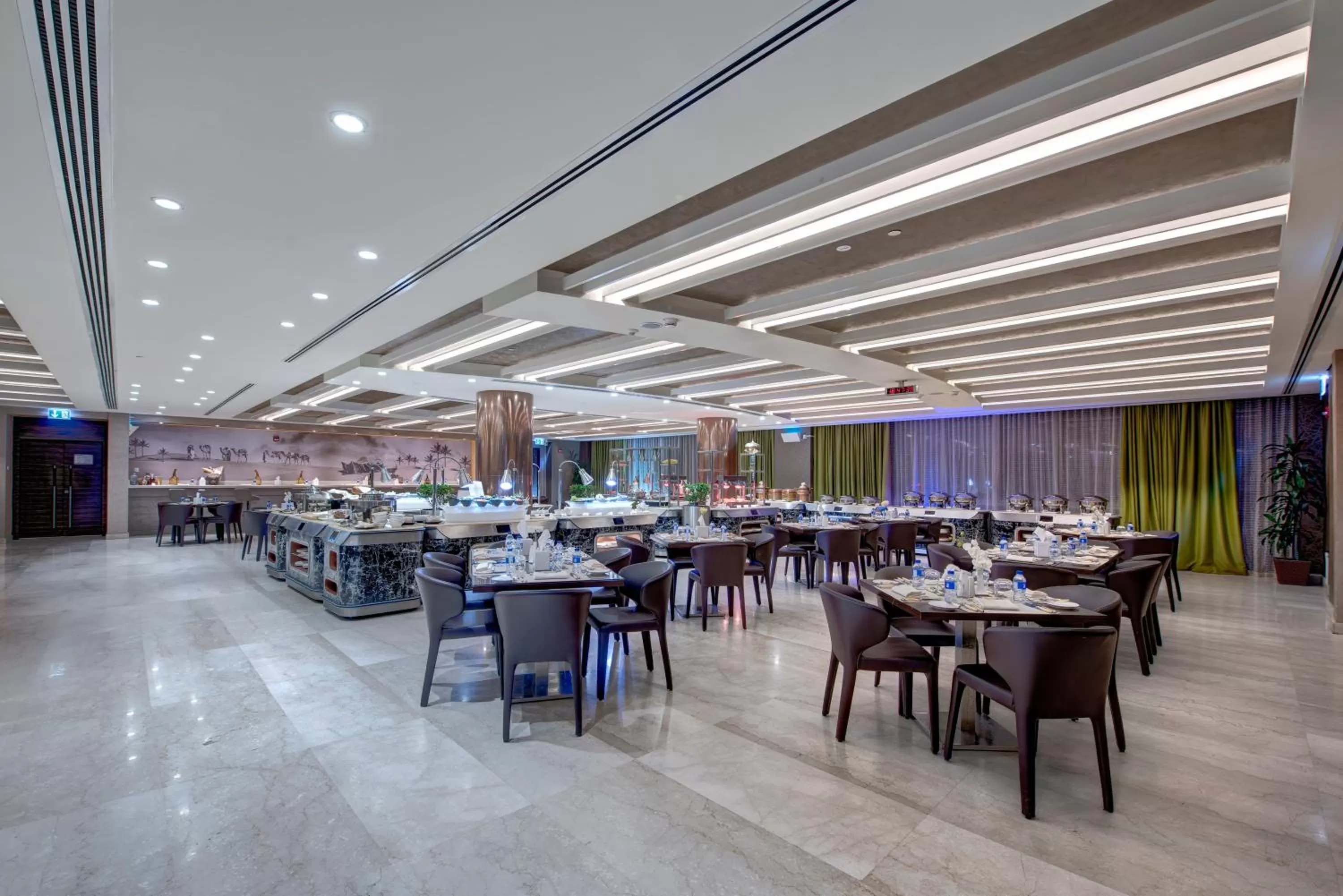 Restaurant/places to eat in Remal Hotel & Villas Al Dhannah City