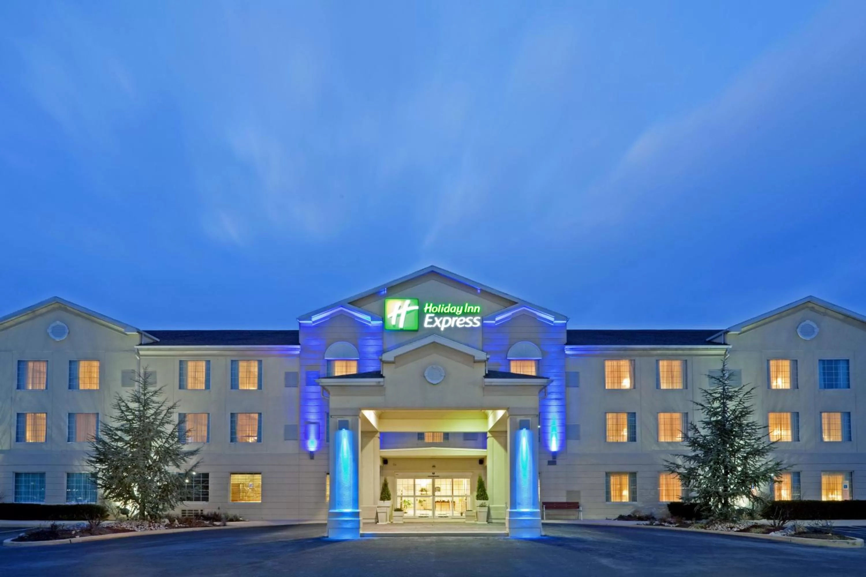 Property building in Holiday Inn Express Hotel & Suites Reading by IHG