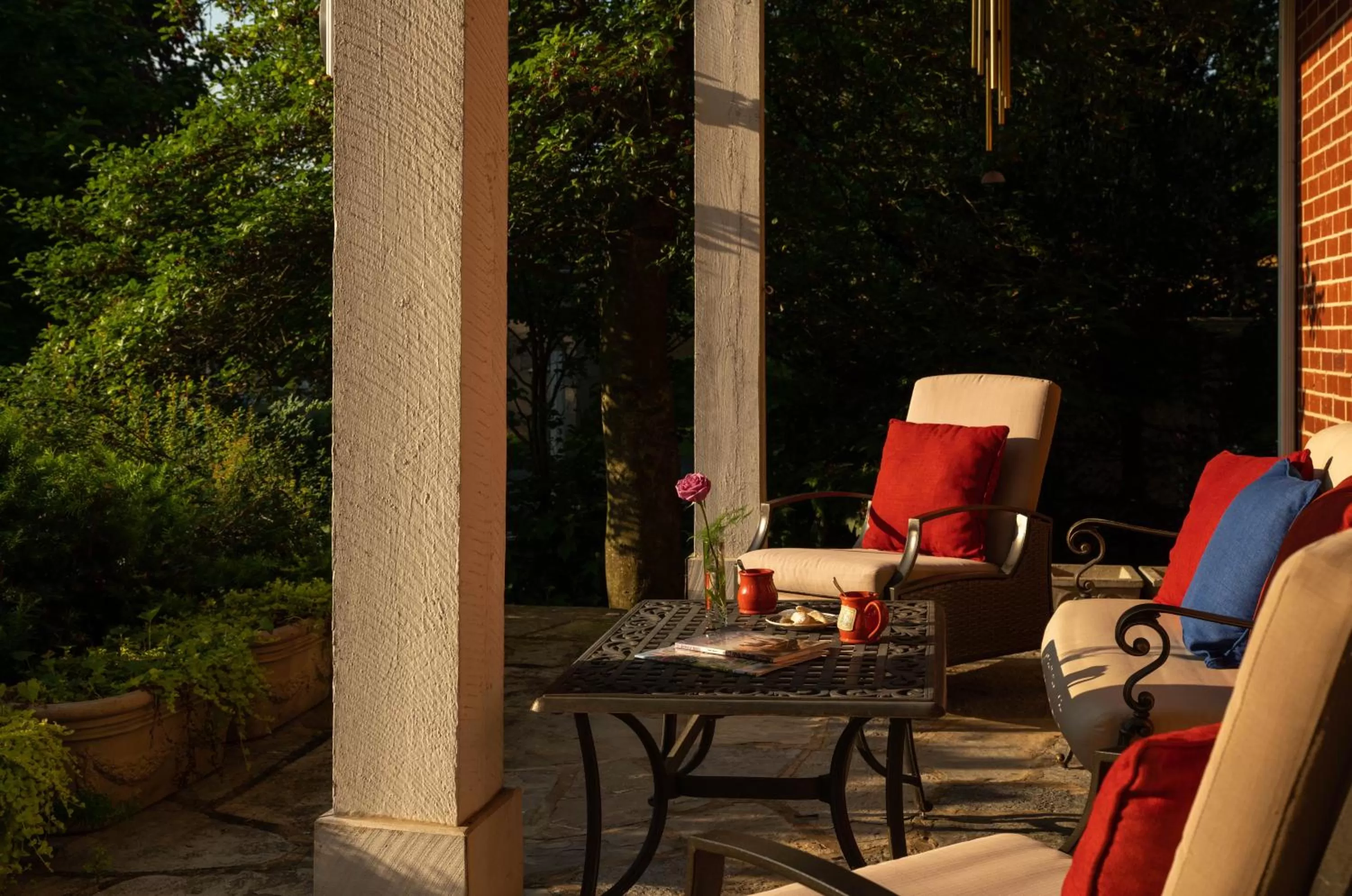 Patio in South Court Inn