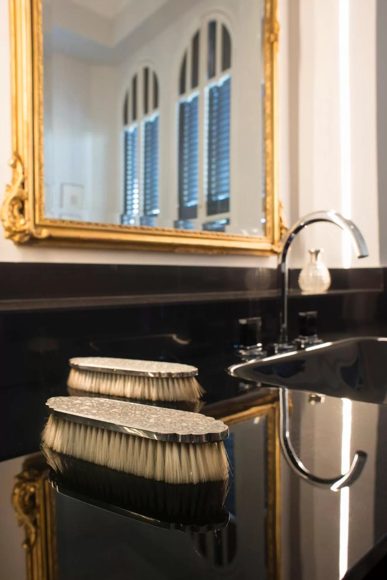 Decorative detail in Vittoria - house of charme