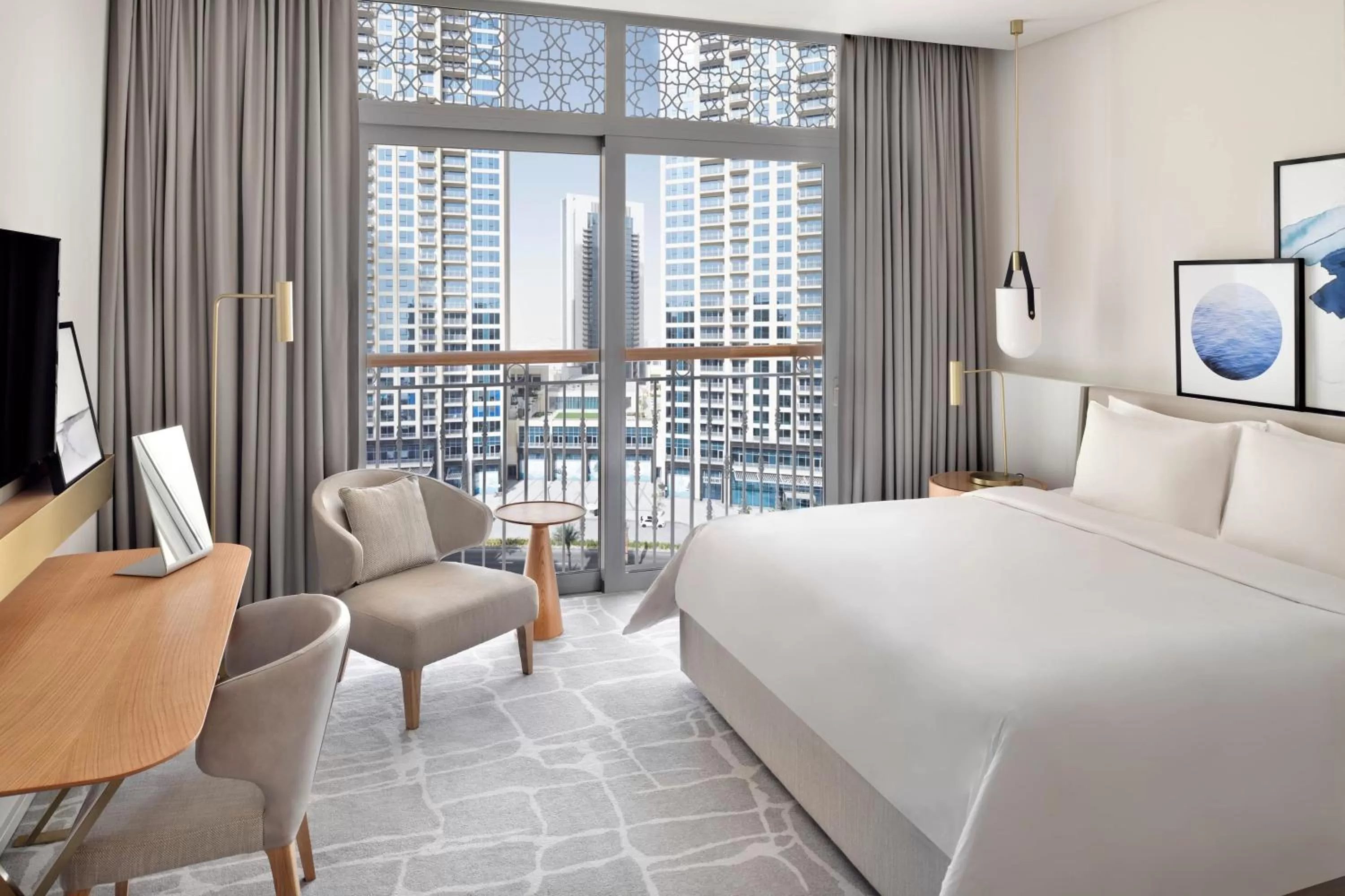 Photo of the whole room, Bed in Vida Creek Harbour