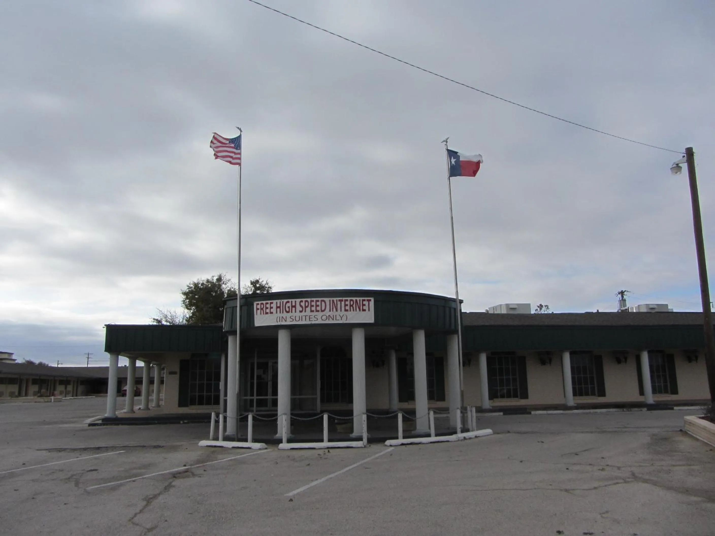 Facade/entrance, Property Building in Royal Inn Abilene