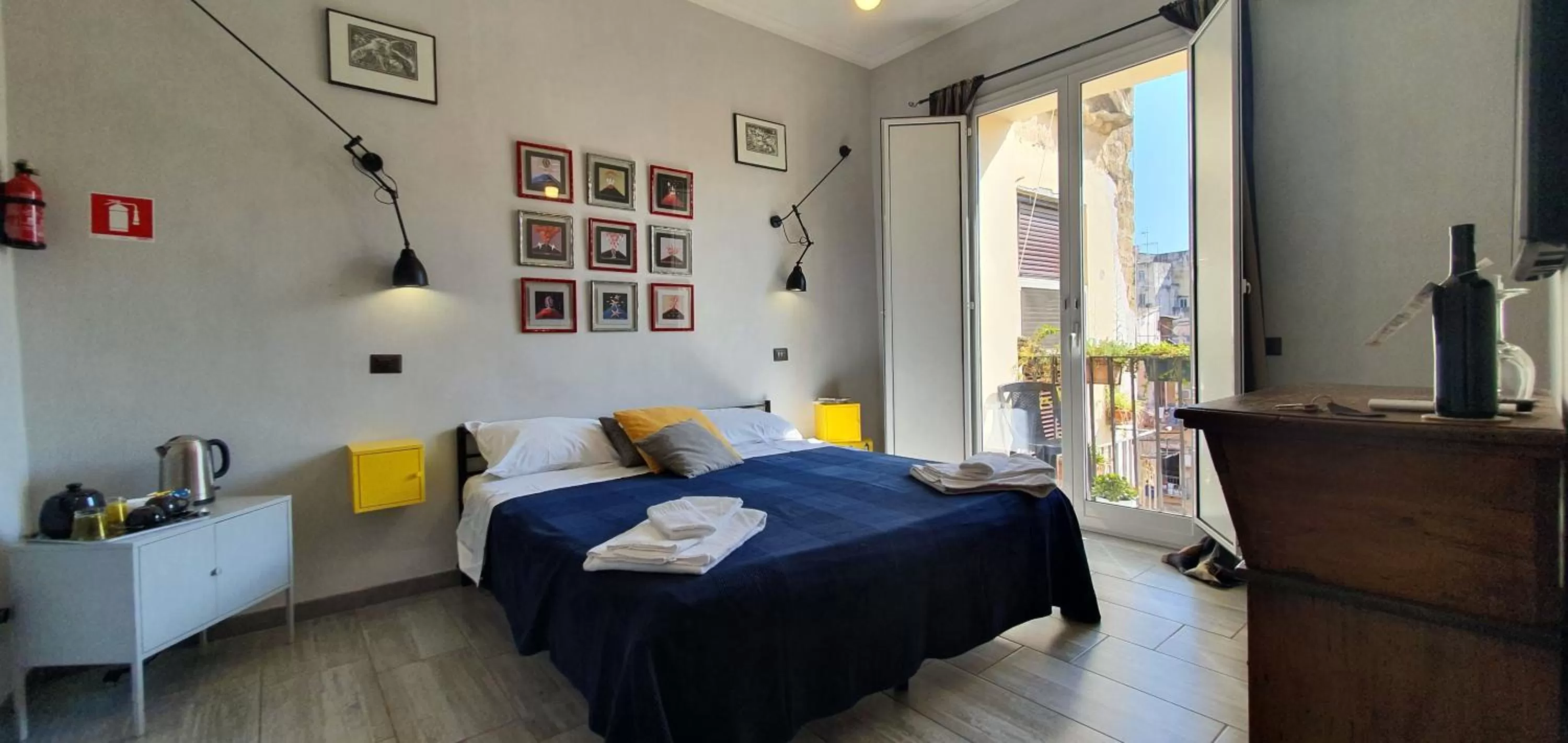 Bedroom, Bed in The Spanish Palace, Suites, Rooms, Apartments & Terraces