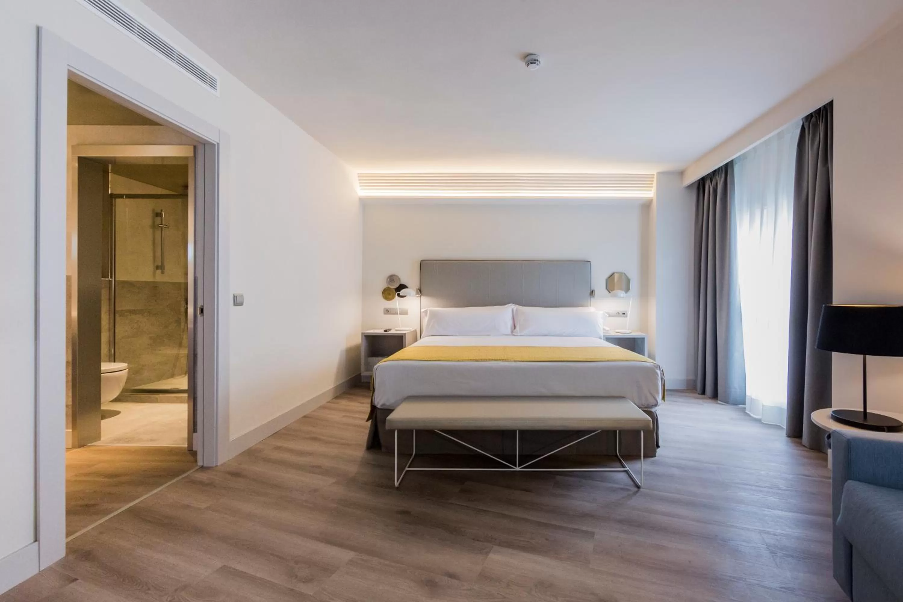 Photo of the whole room, Bed in Catalonia Granada