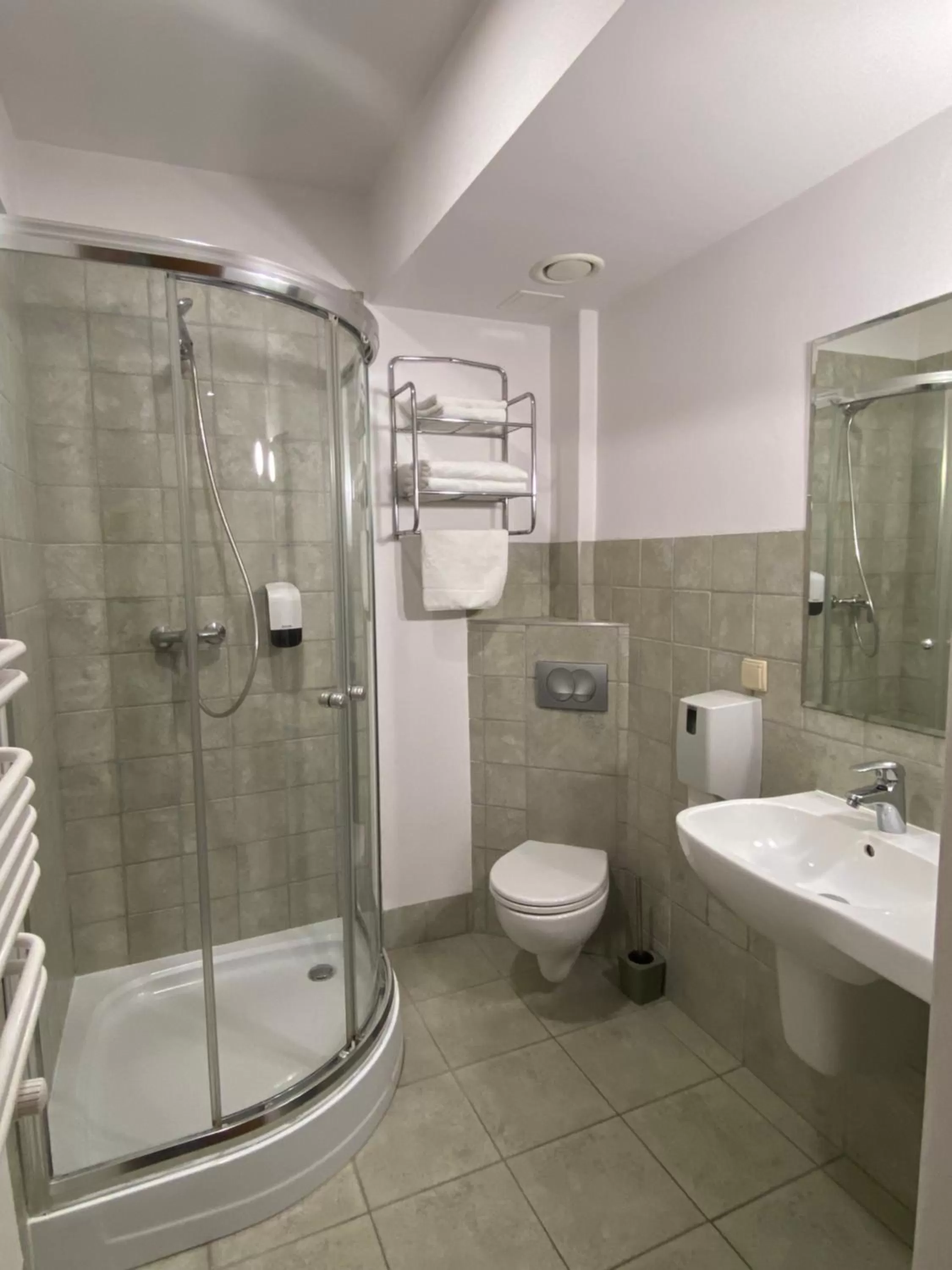 HOTEL CICHA WODA NIEPORĘT