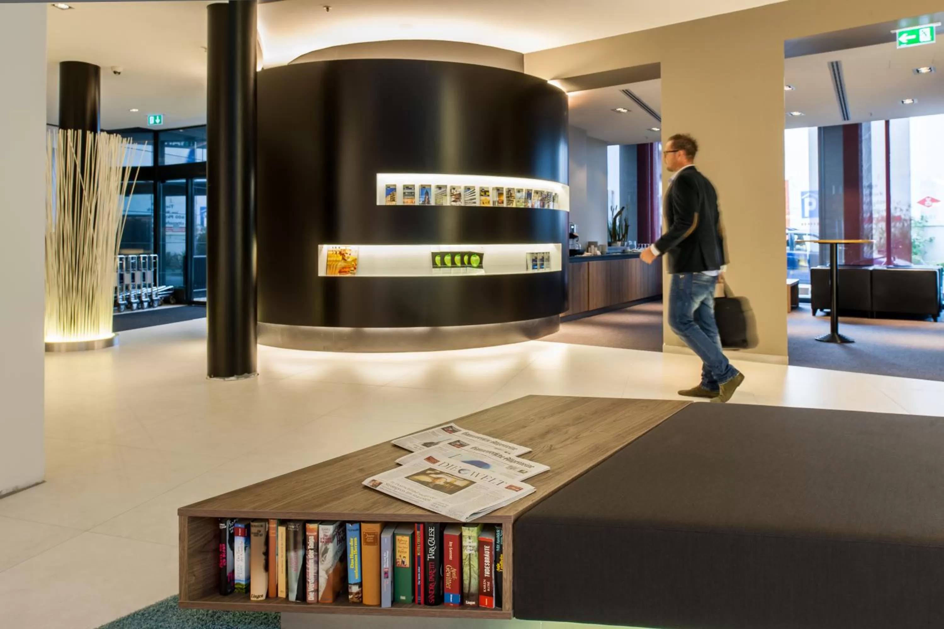 Lounge or bar in Novotel Hannover