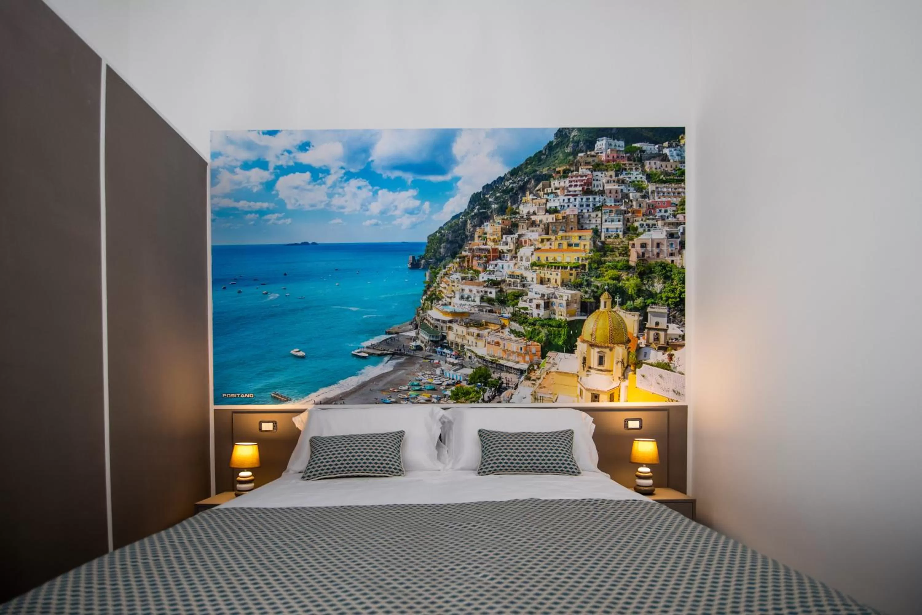 Photo of the whole room, Bed in Palazzo Caracciolo del Sole