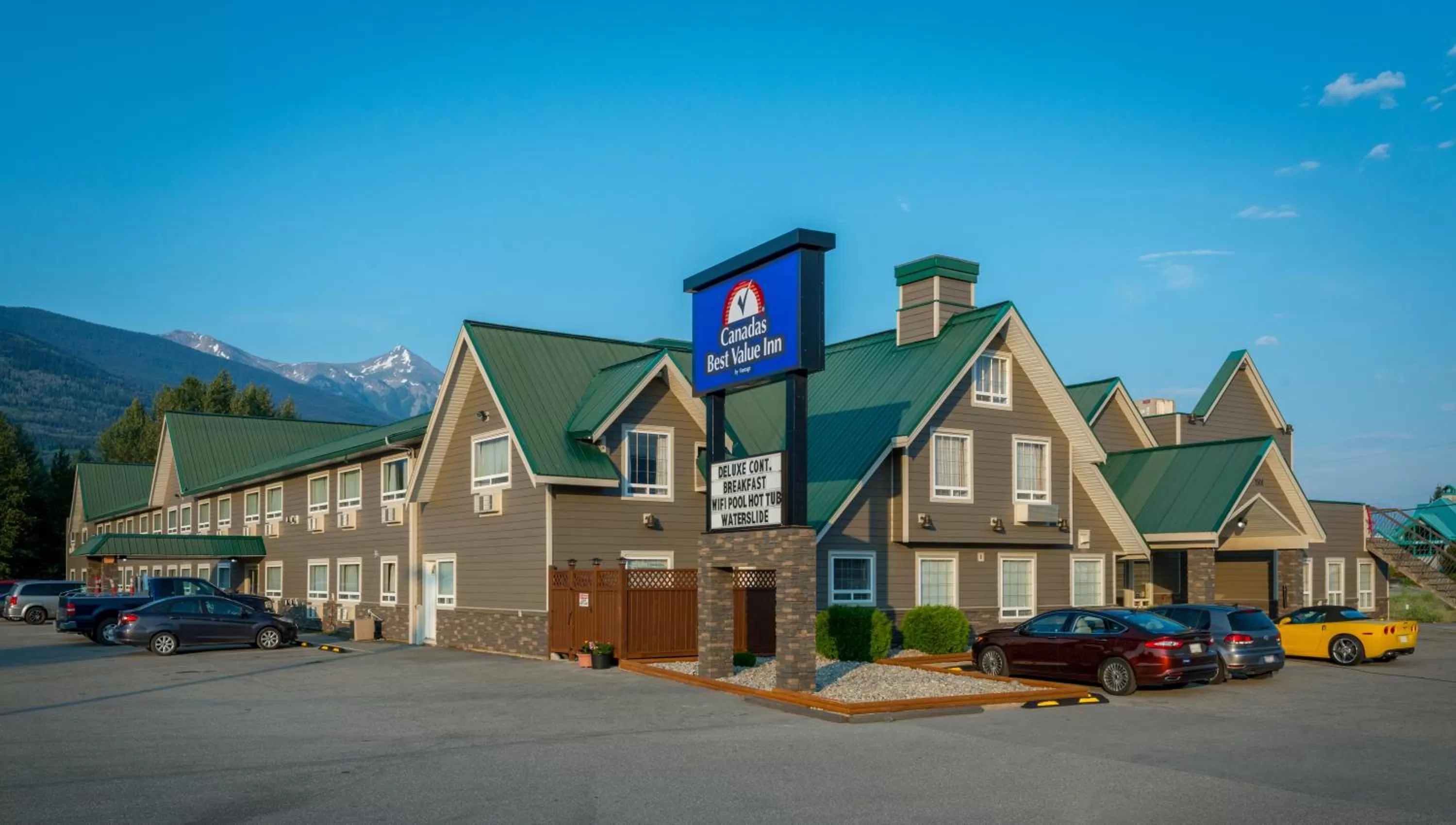 Property building in Canadas Best Value Inn Valemount