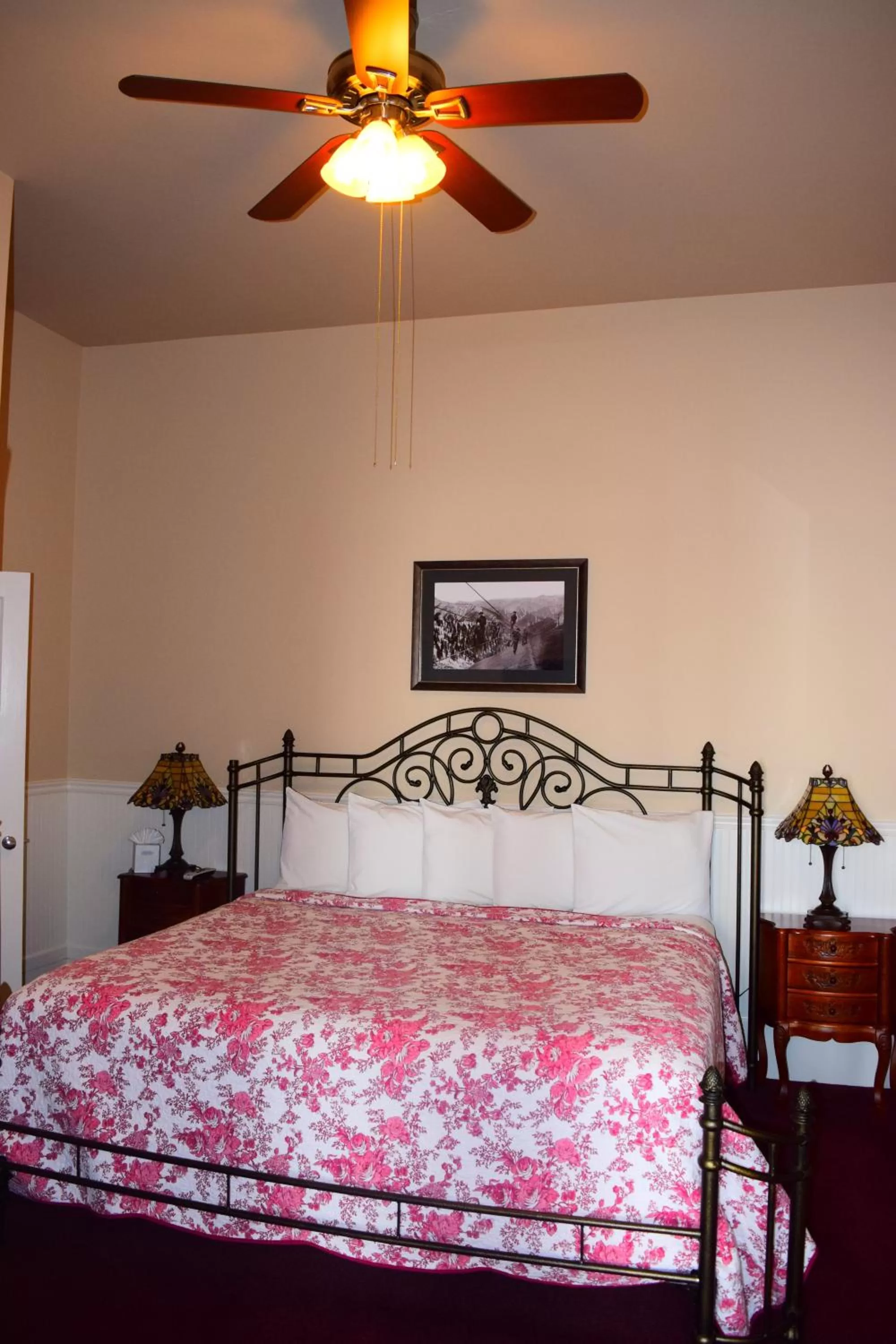 Bed in Grand Imperial Hotel