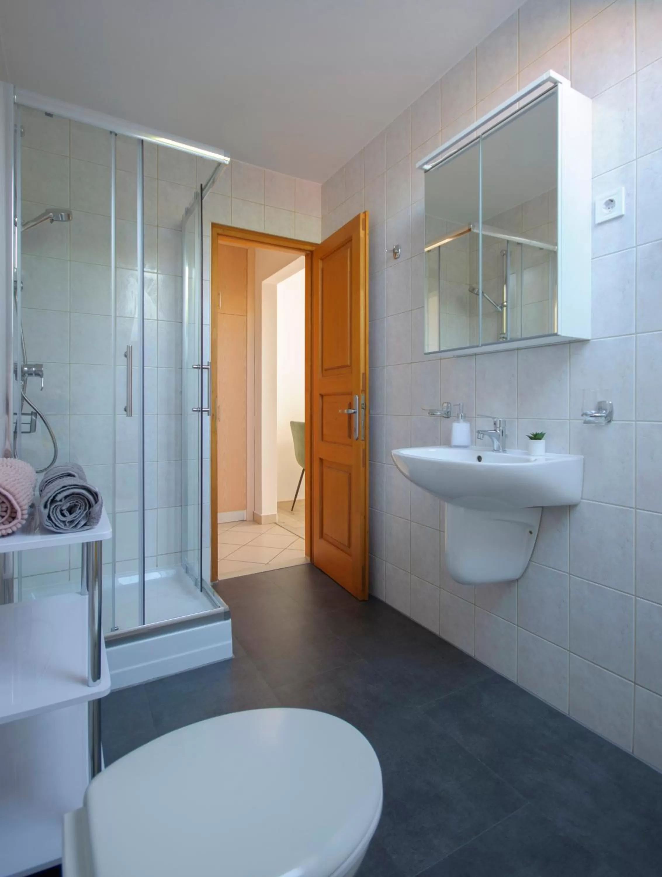 Shower in Villa Tara Bük