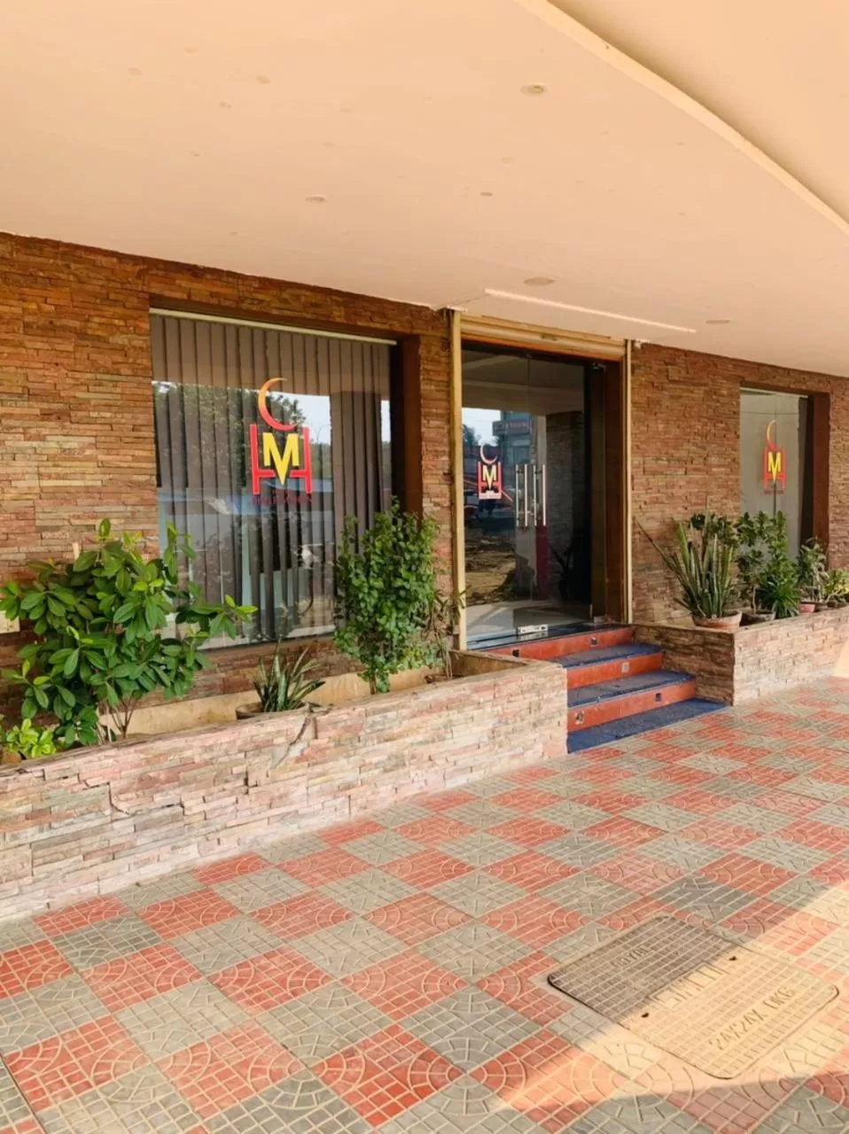 Patio in Hotel Half Moon Chennai