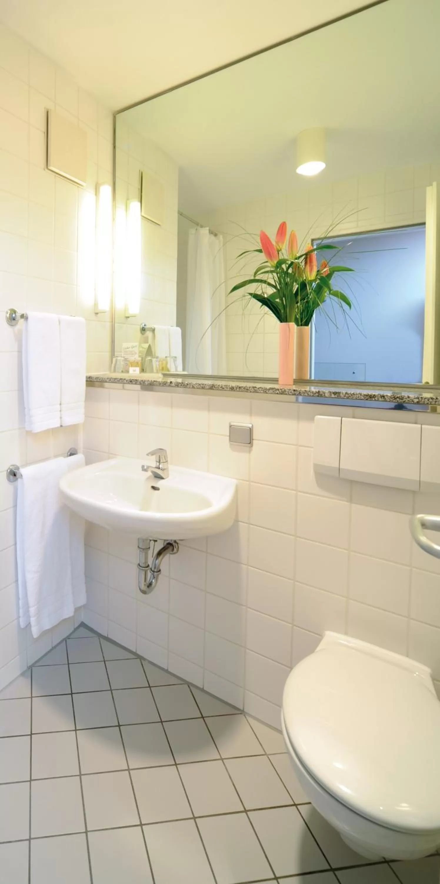 Toilet in Nordsee Hotel Fischereihafen