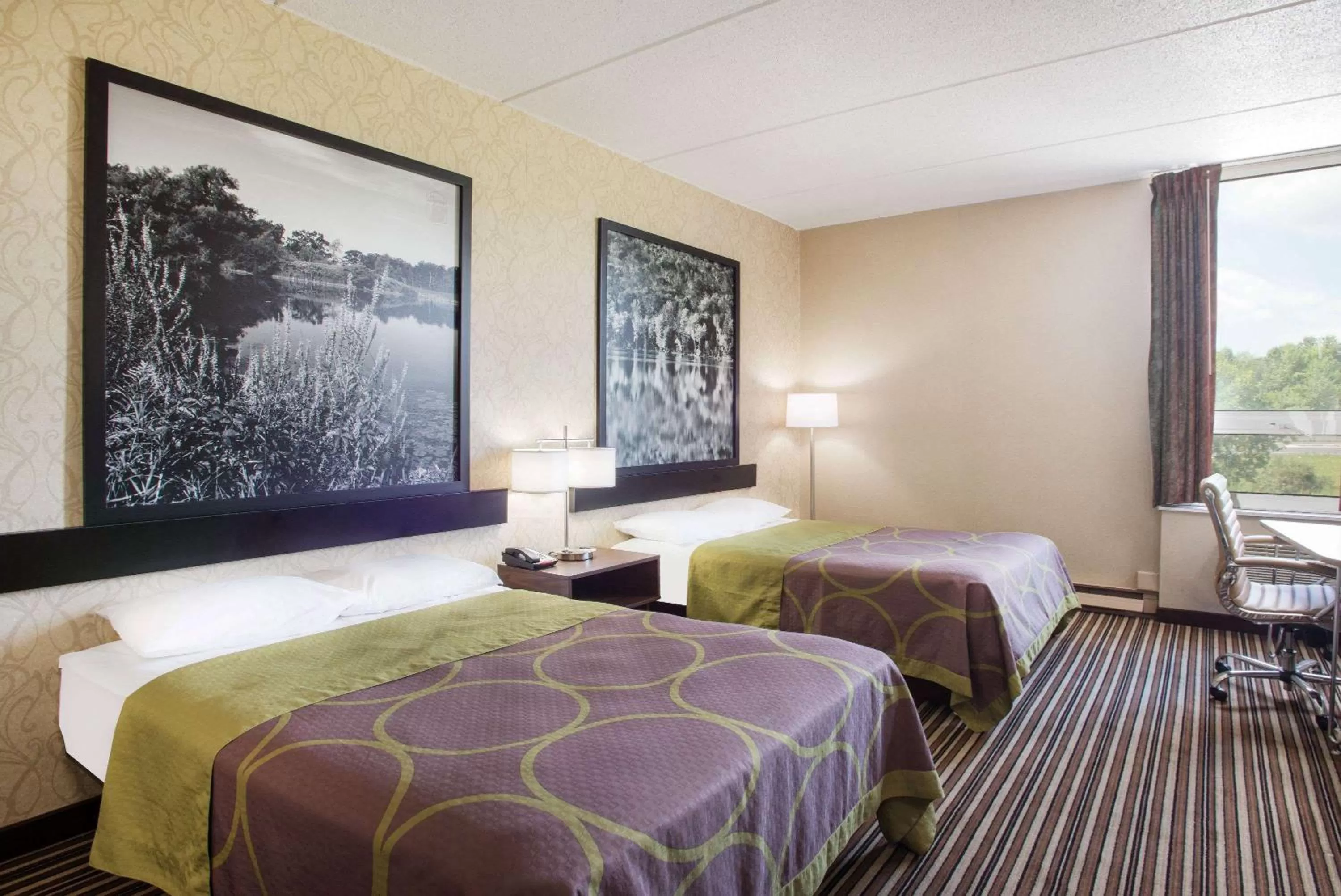 Photo of the whole room, Bed in Super 8 by Wyndham Plattsburgh