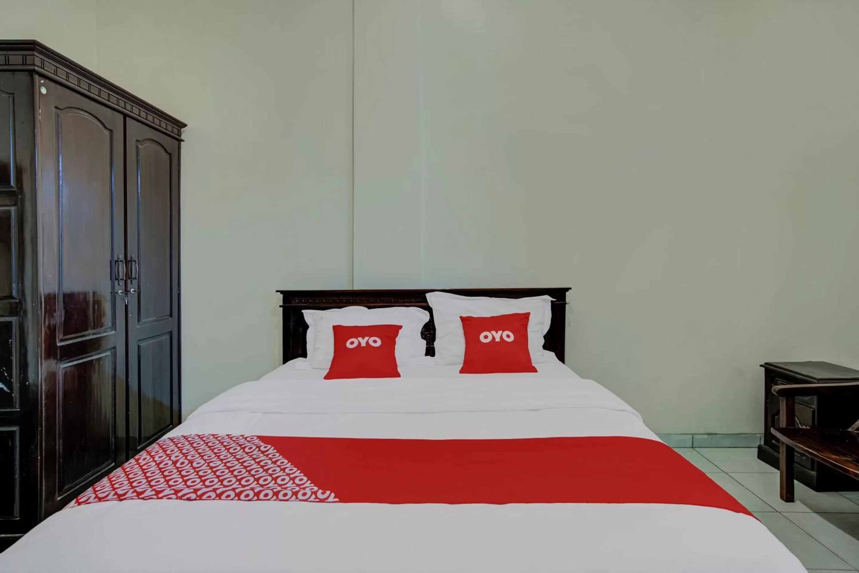 Bedroom, Bed in OYO 3862 Syariah Hotel Pandan Wangi