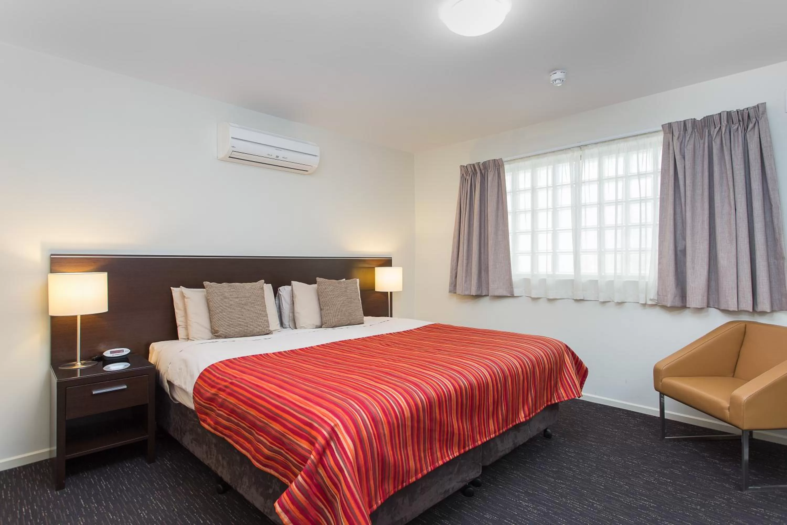 Bedroom, Bed in Bay View Villas