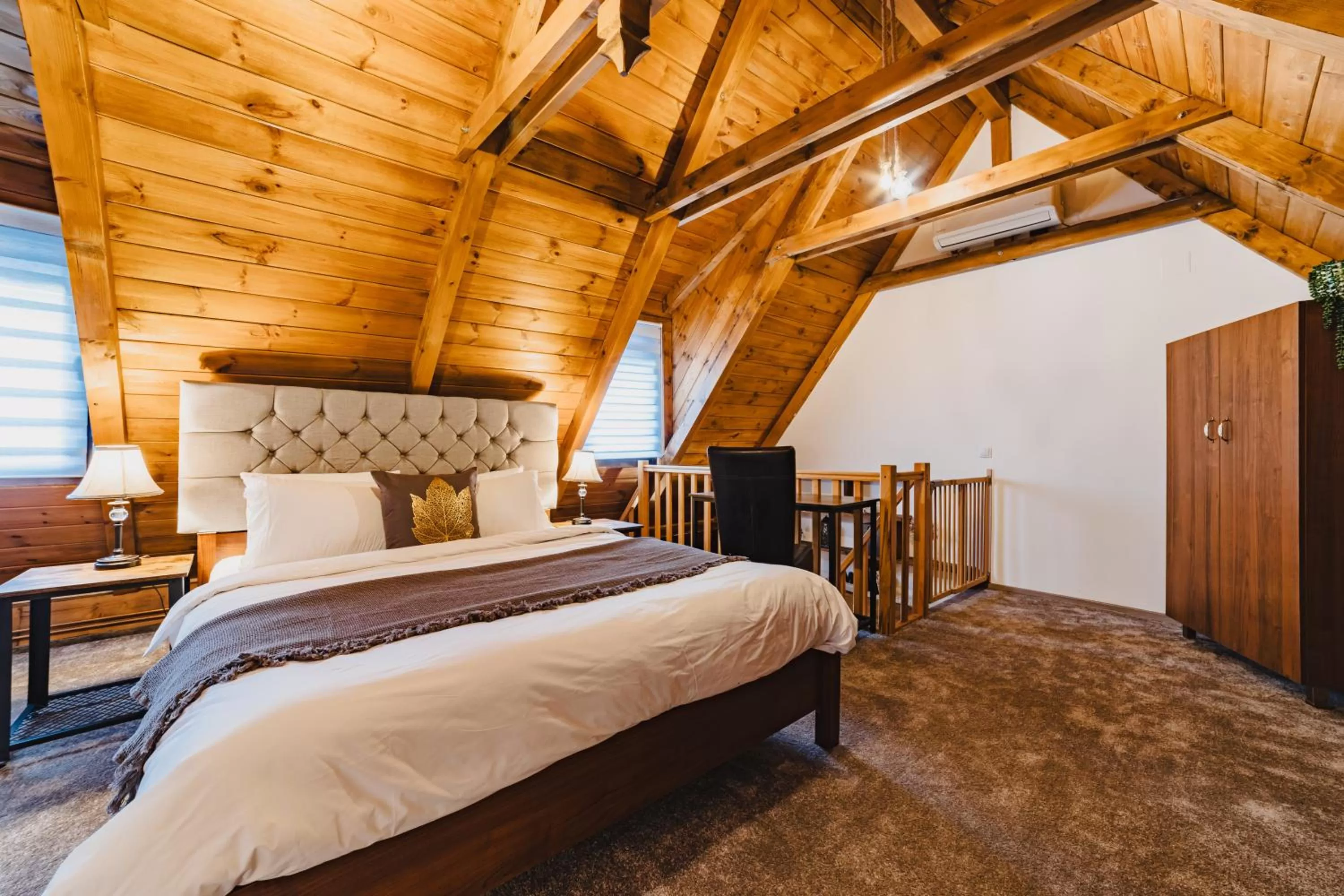 Bed in ALBERT RESIDENCE Brasov with complimentary parking and 10 percent Food and Drinks