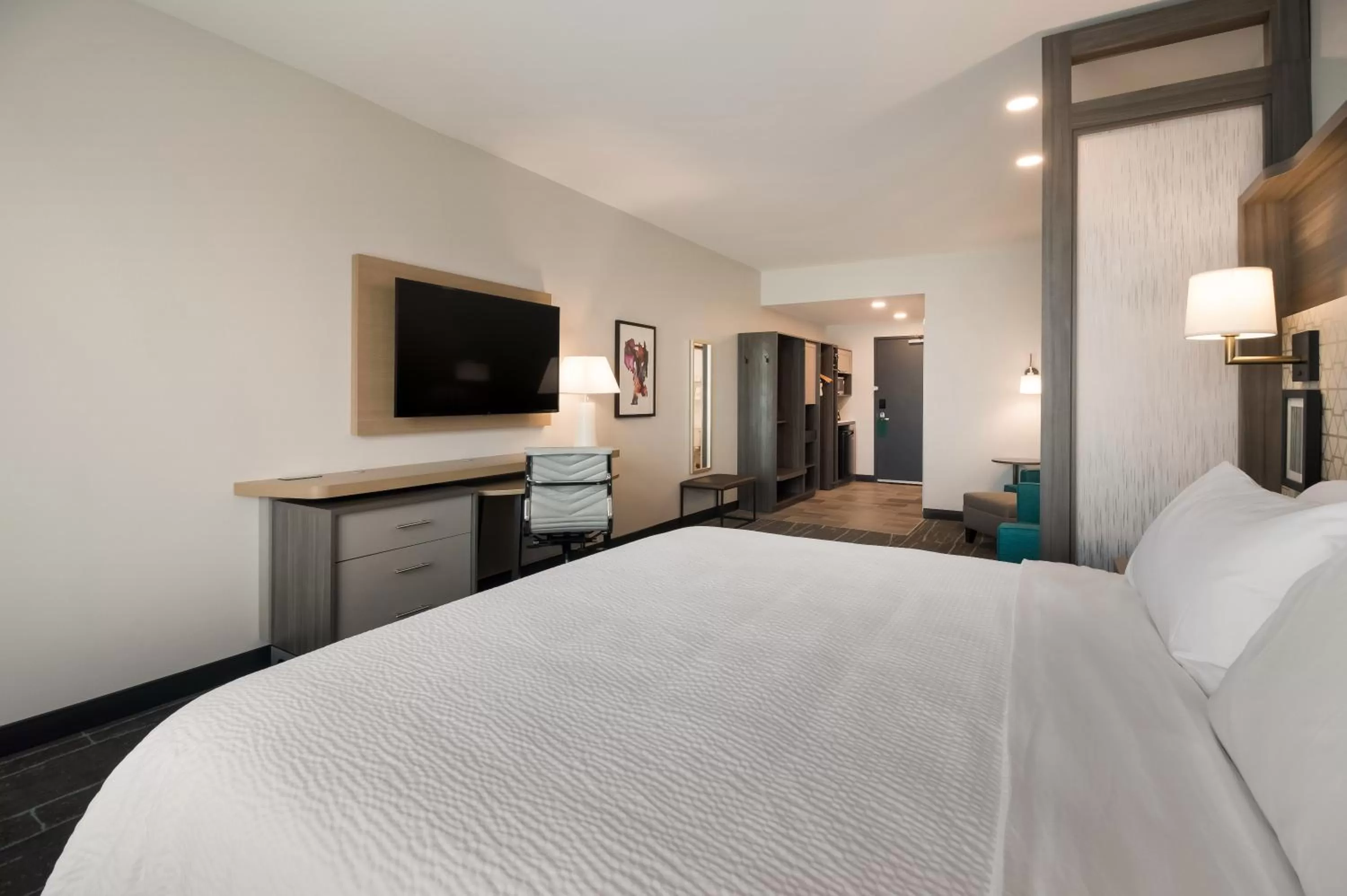 Guests, Bed in Holiday Inn & Suites - Mt Juliet Nashville Area by IHG