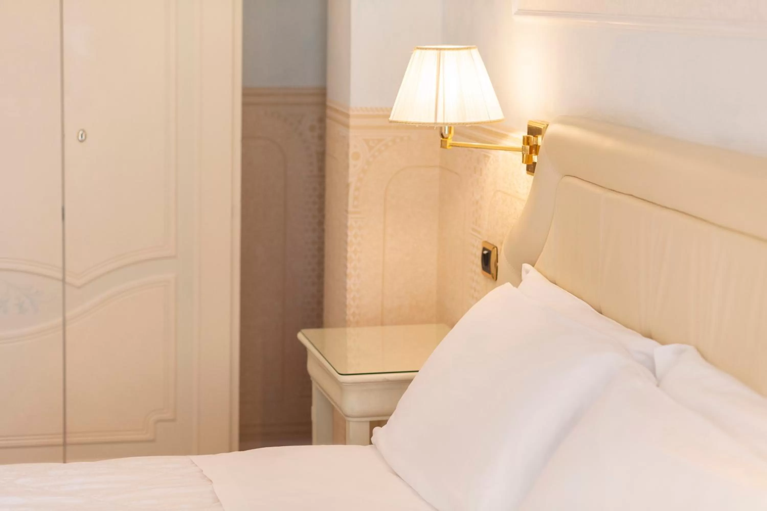 Bedroom, Bed in Hotel Baia Imperiale