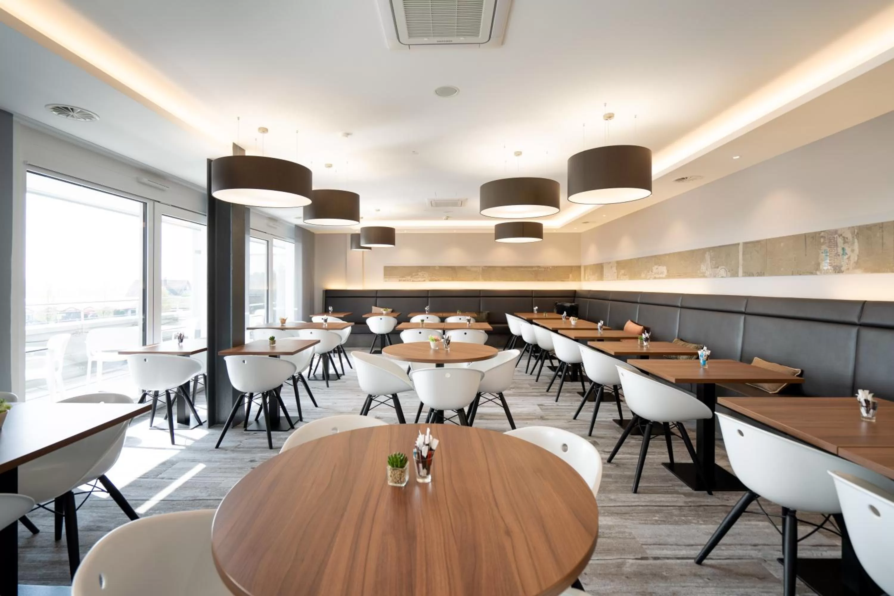 Restaurant/places to eat in Fairotel