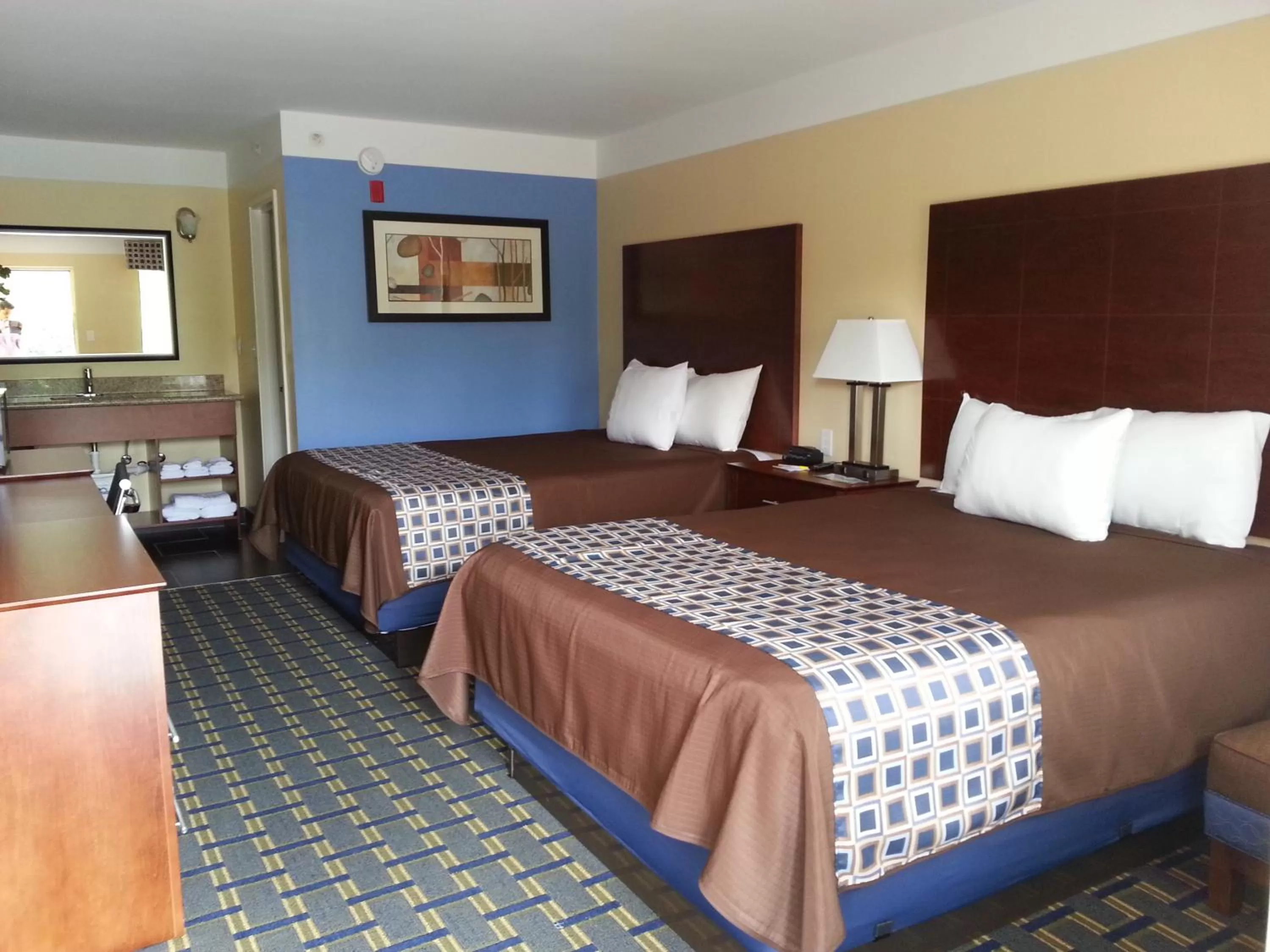 Bedroom, Bed in Days Inn by Wyndham Fultondale