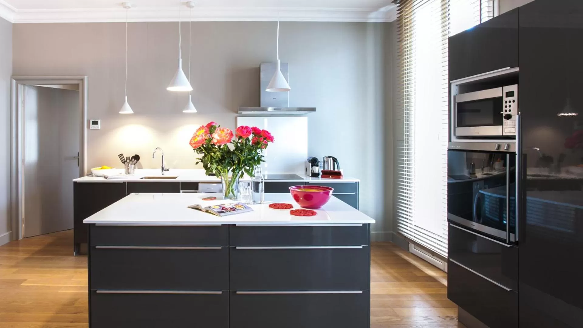 Day in Appartement T4 cours de l'intendance