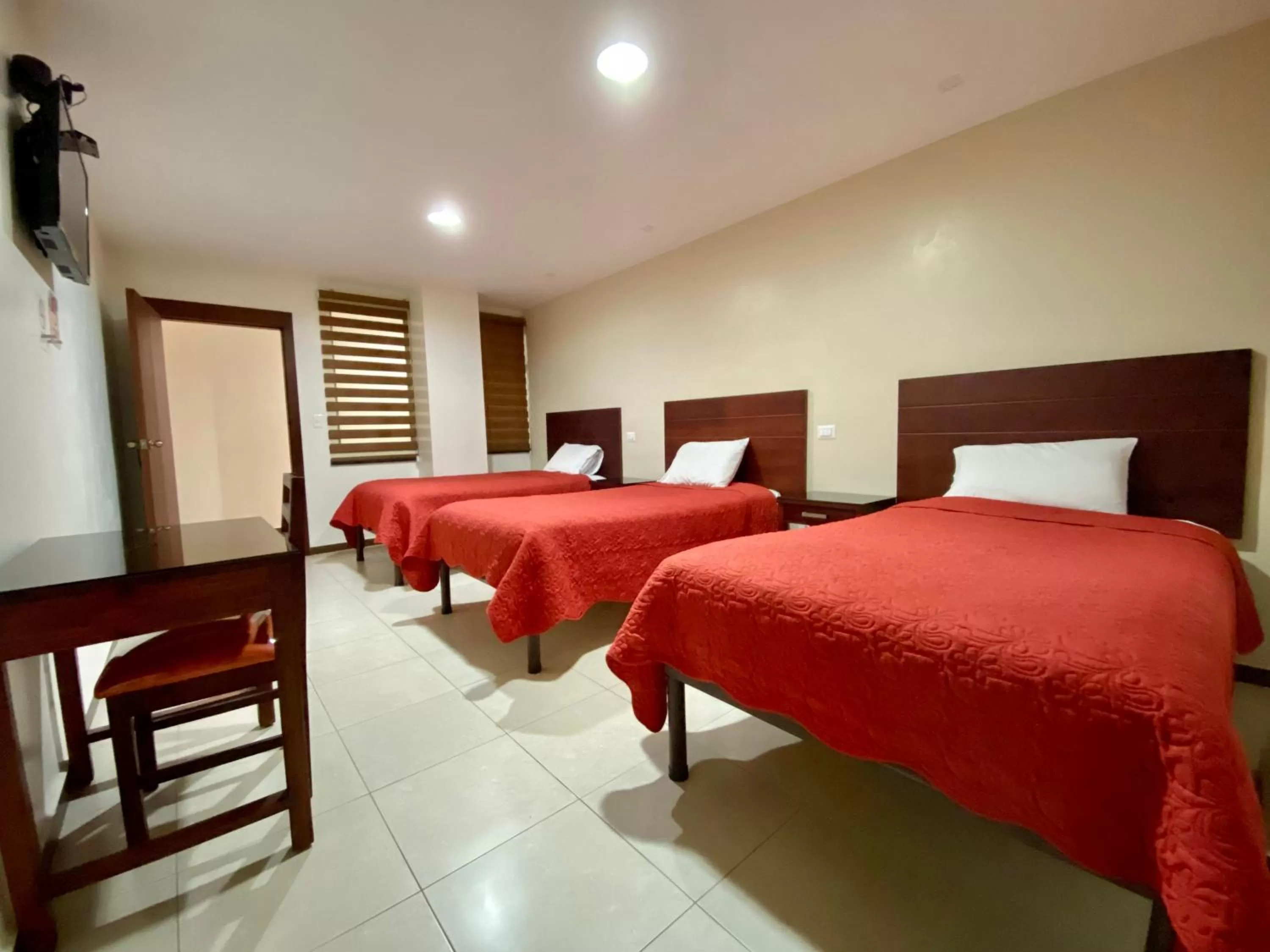 Standard Triple Room in Hotel Carrion