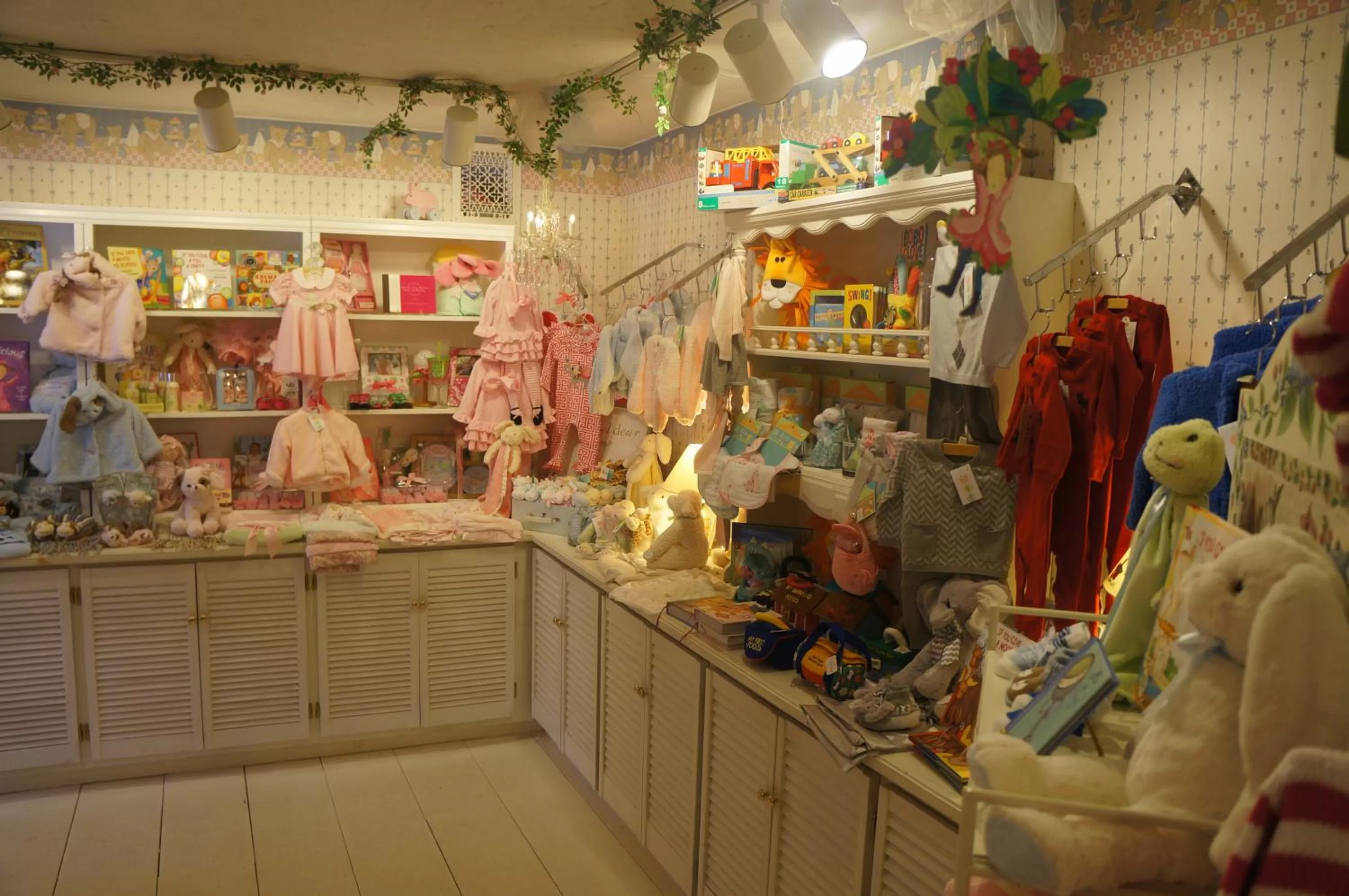 On-site shops in Greenbrier Inn Killington