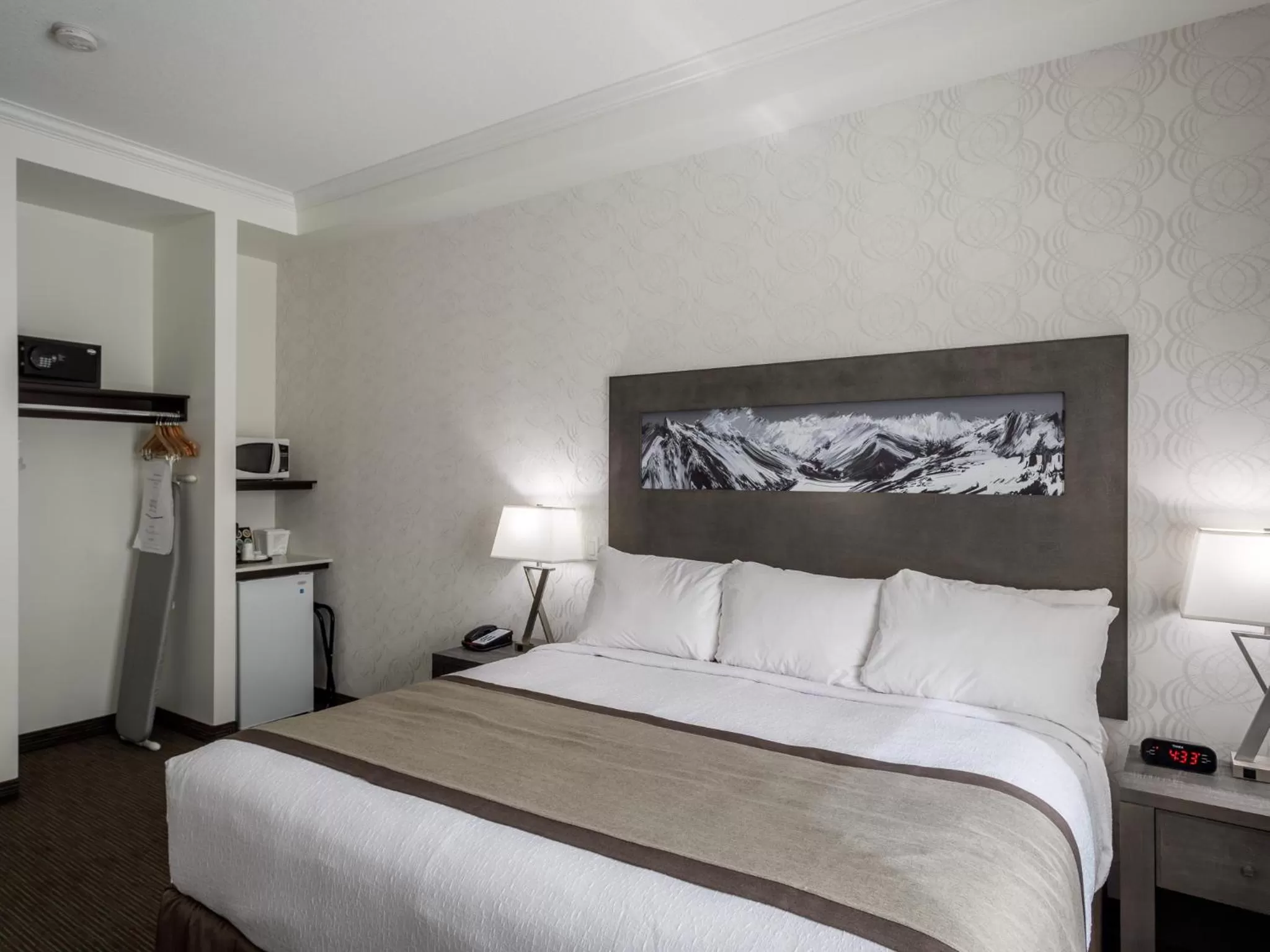 Bed in Ramada by Wyndham Revelstoke