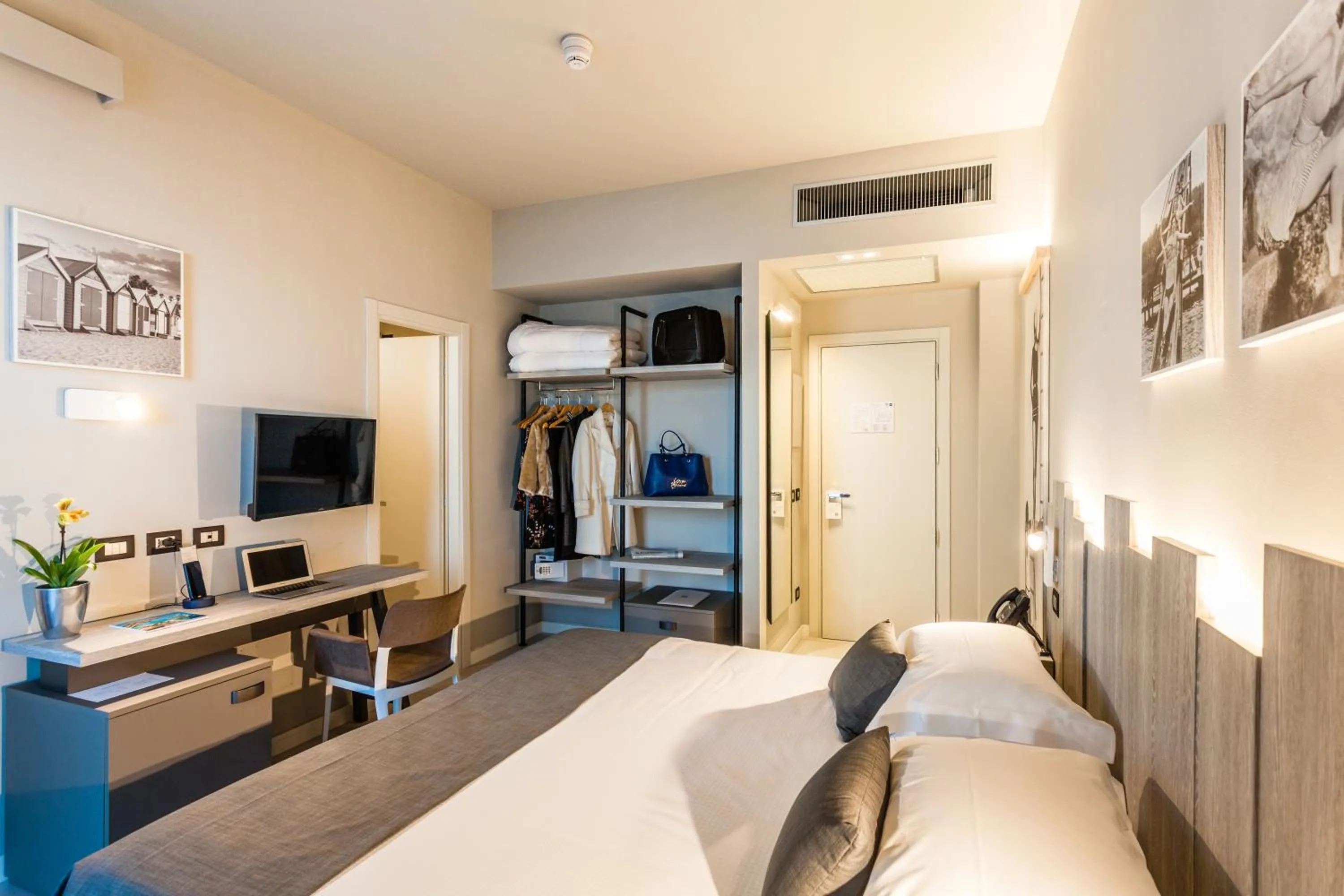 Photo of the whole room, Bed in Nautilus Family Hotel