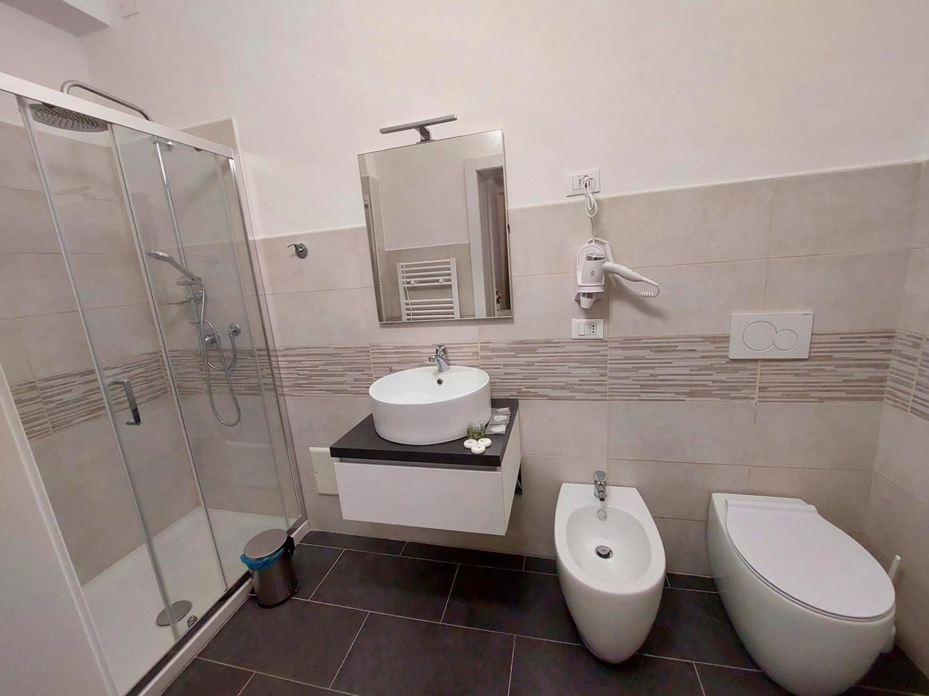 Shower, Bathroom in Bonaini Relax B&B