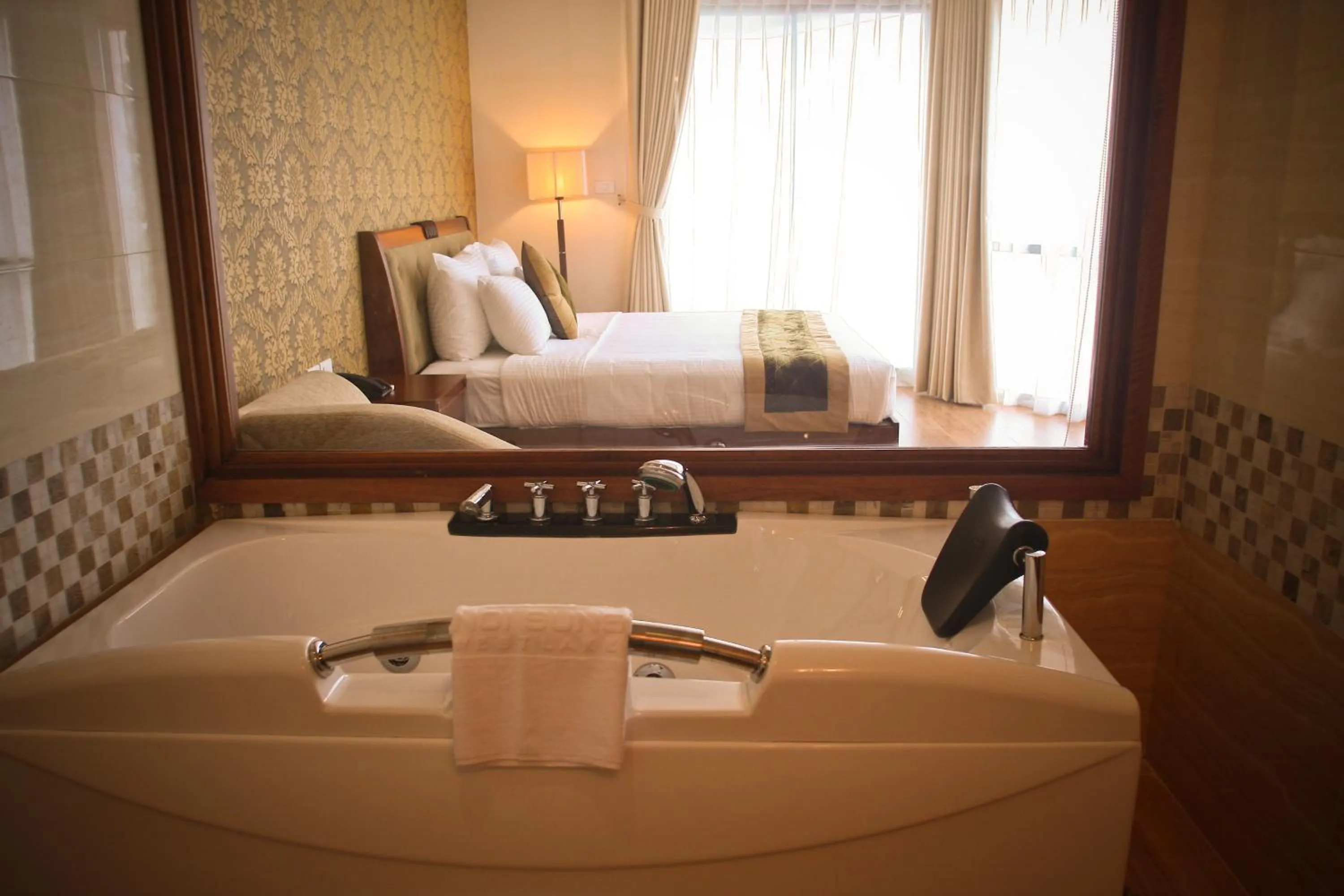 Day, Bed in Sunset Westlake Hanoi Hotel