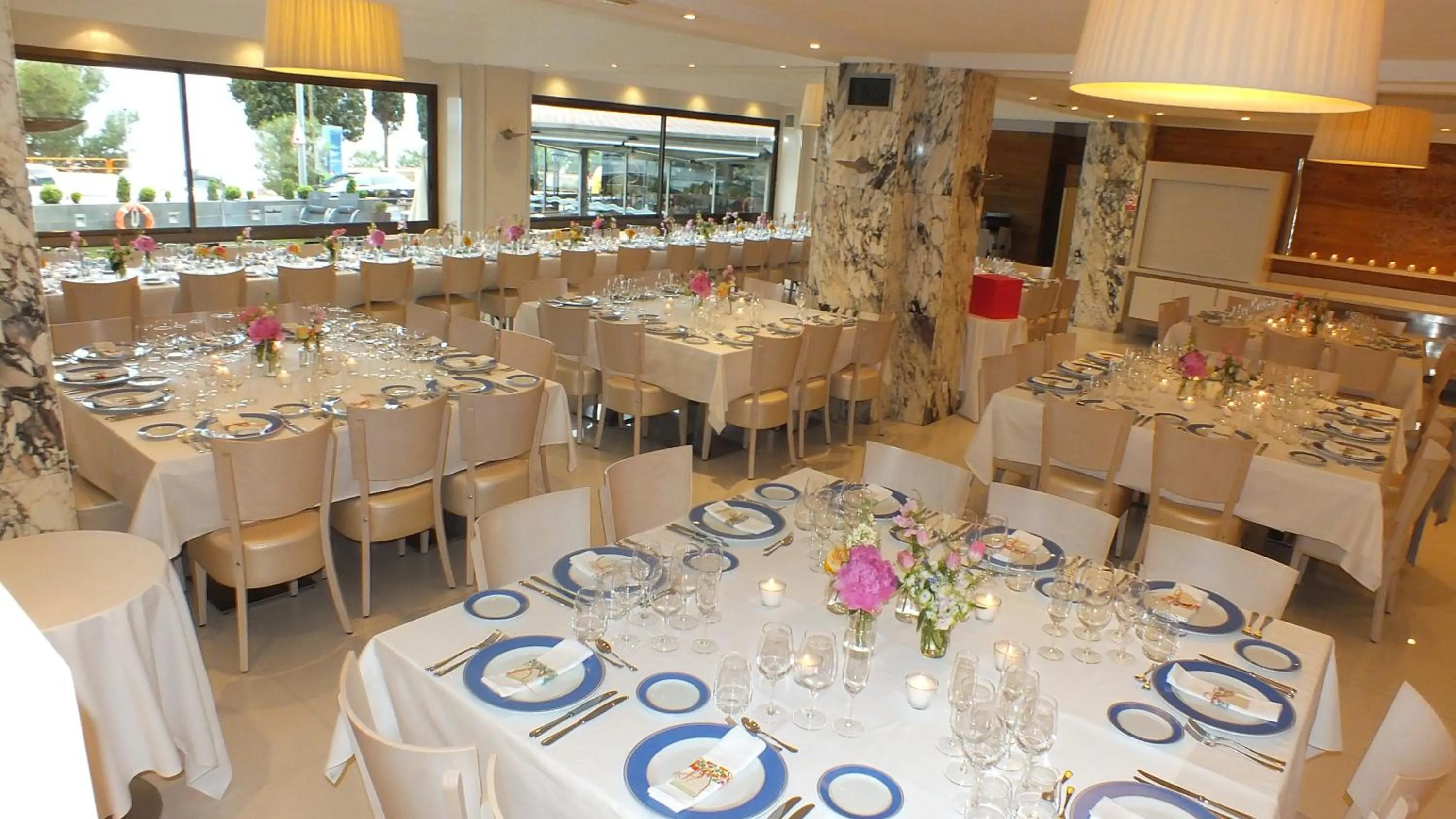 Restaurant/places to eat in Canyelles Platja