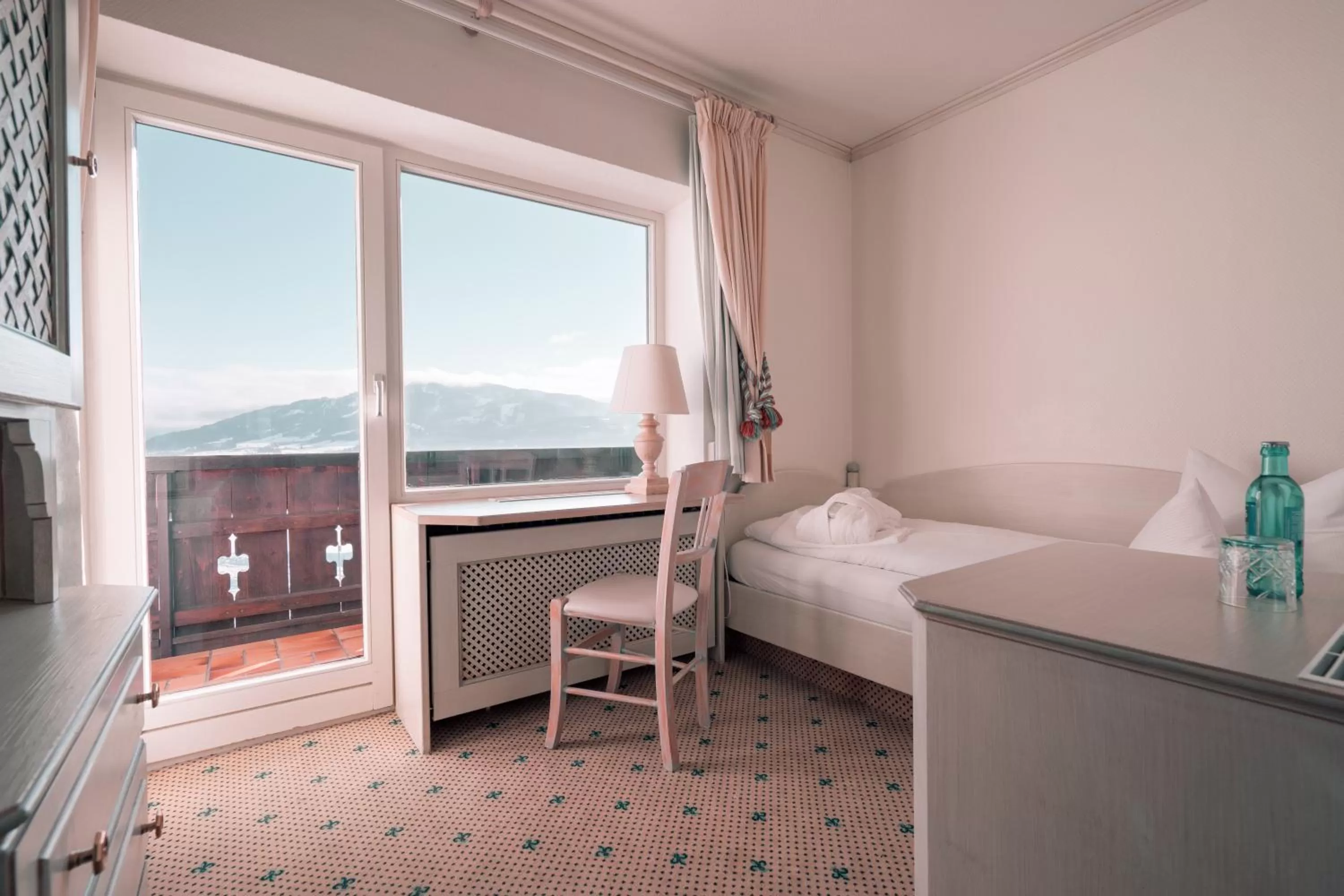 Photo of the whole room, Bed in Mittelburg Wellnesshotel