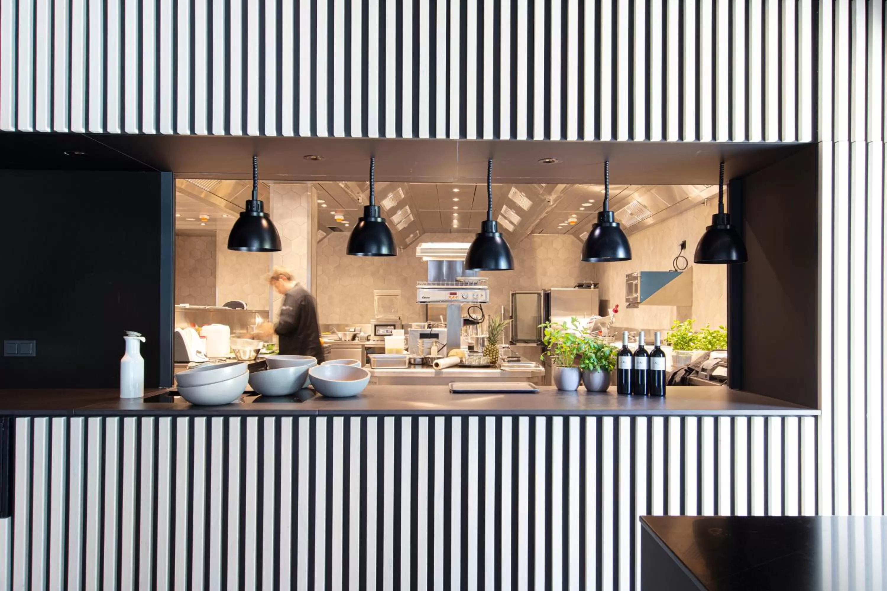 Restaurant/places to eat in 4K