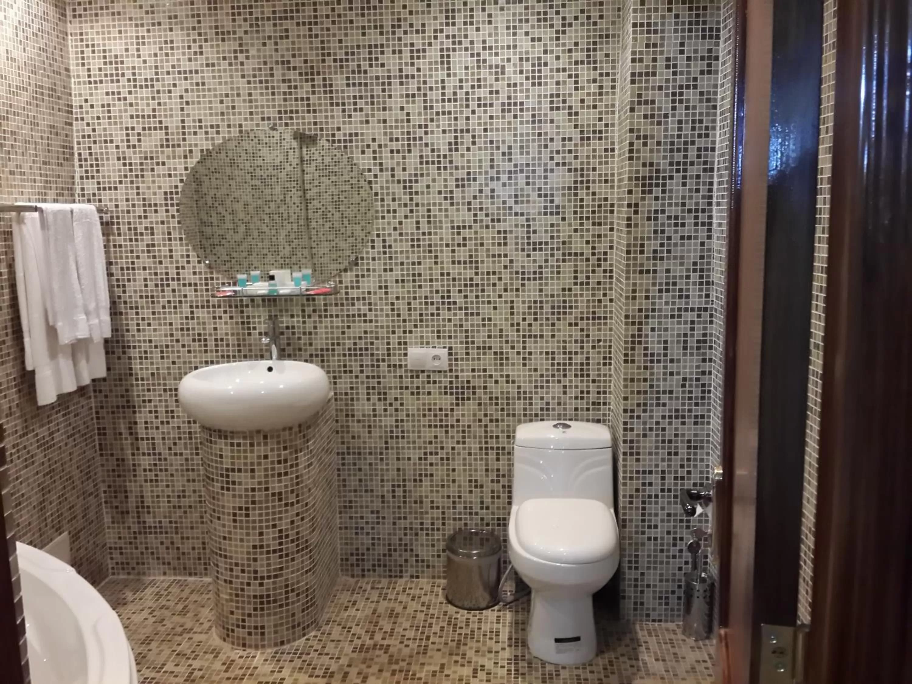 Bathroom in Venezia Palazzo Hotel