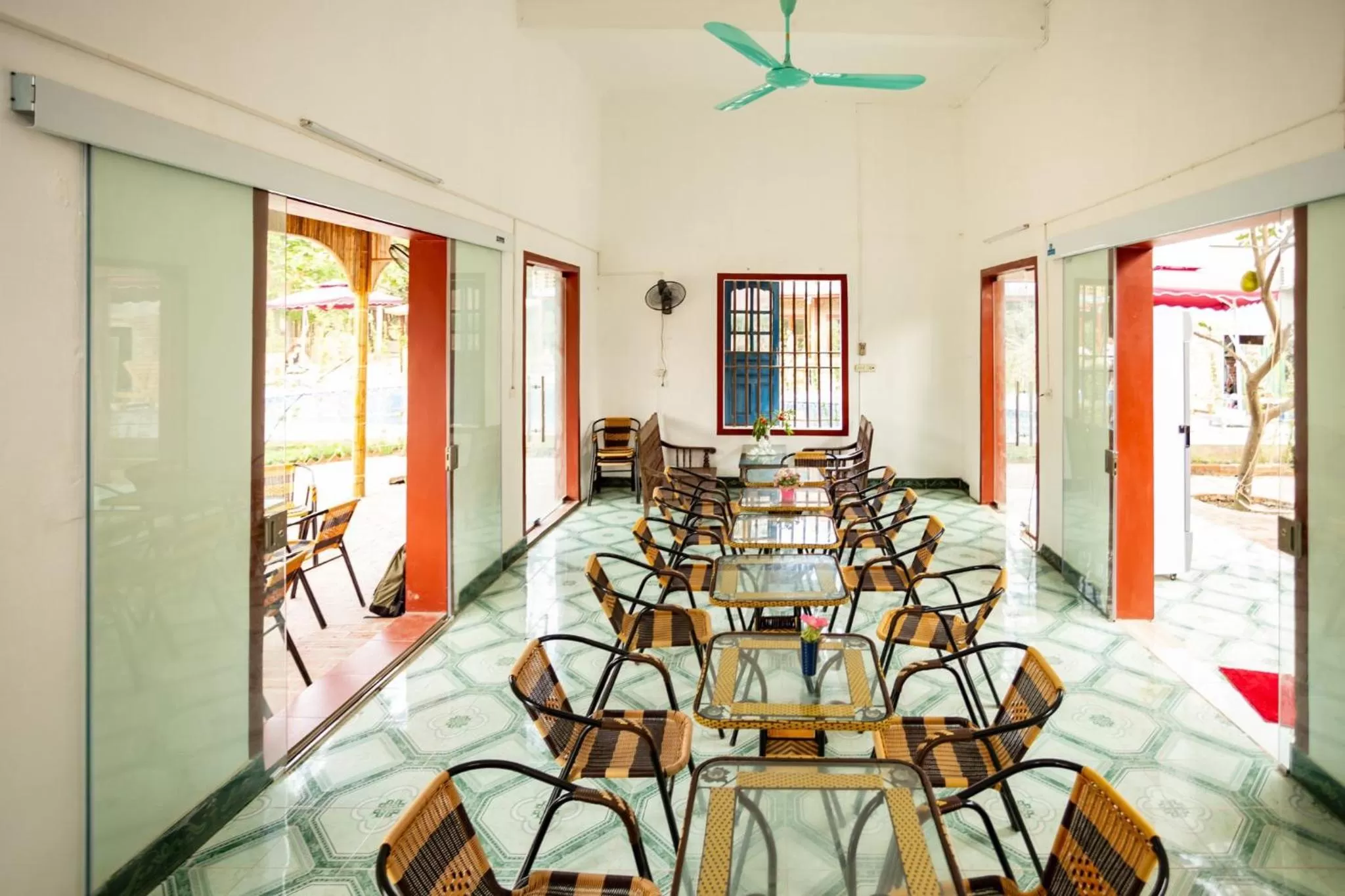 Restaurant/places to eat in Ruby Homestay