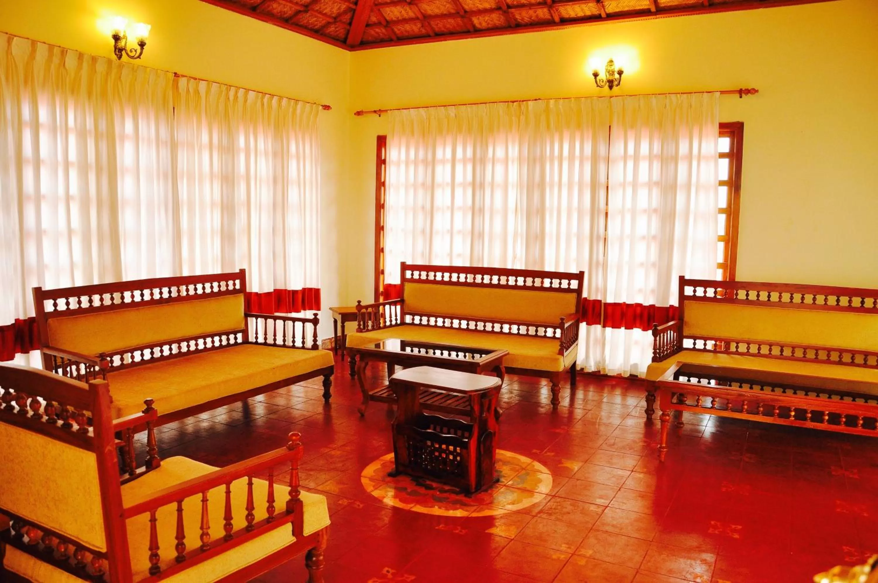 Communal lounge/ TV room in Hanging Huts Resorts