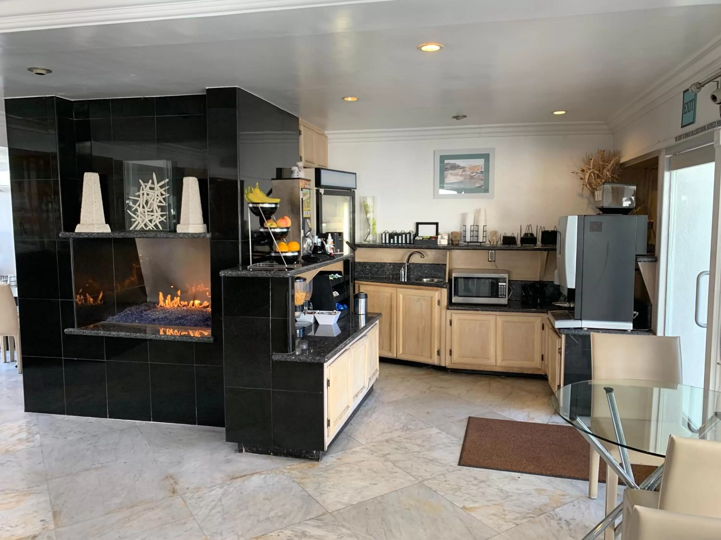 Breakfast in Capri Laguna on the Beach - A Boutique Hotel